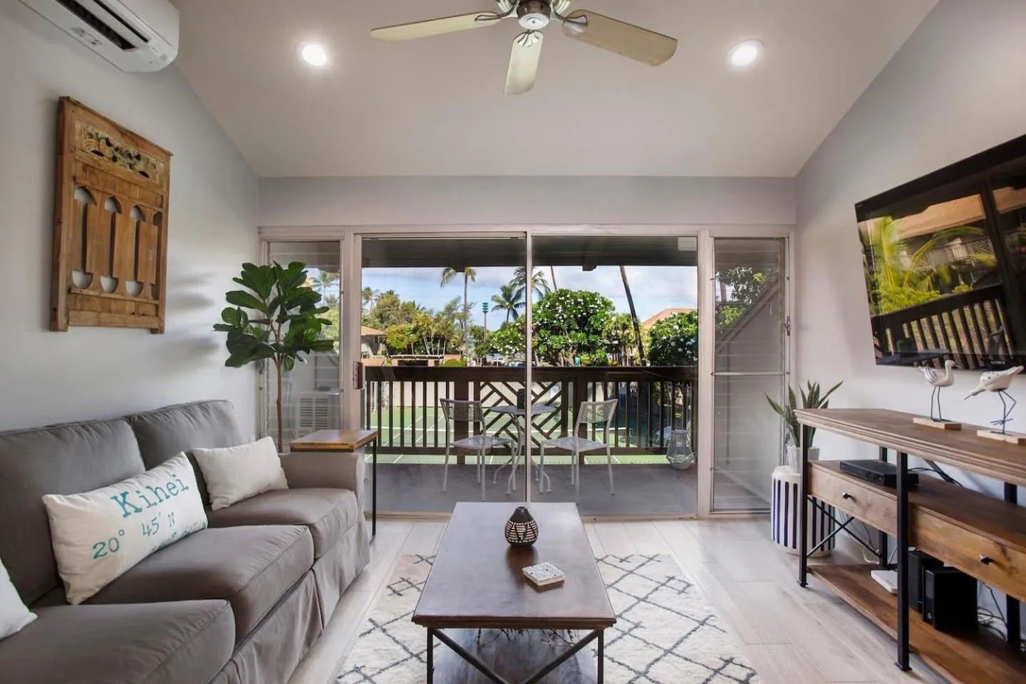Living room in Kihei Bay Surf 227