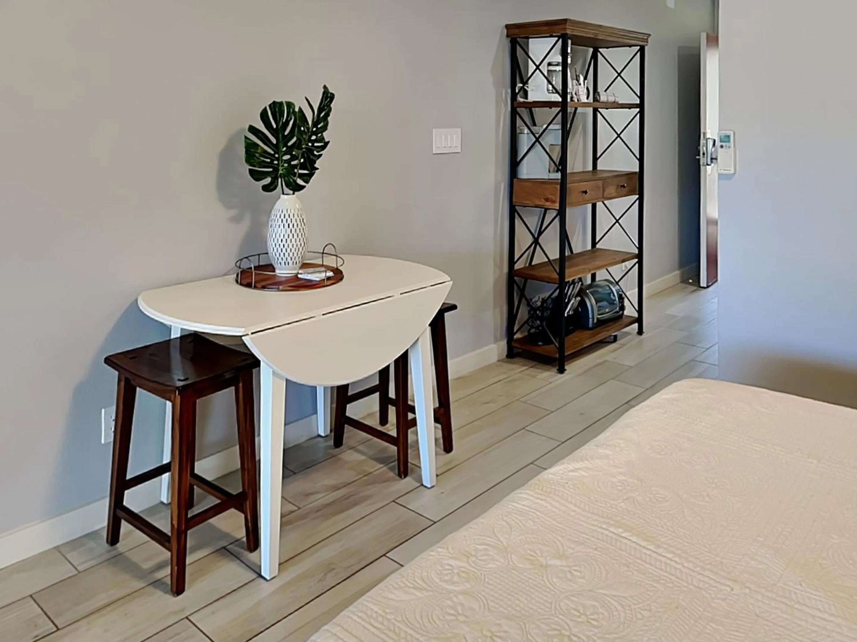 Bed in Kihei Bay Surf 227