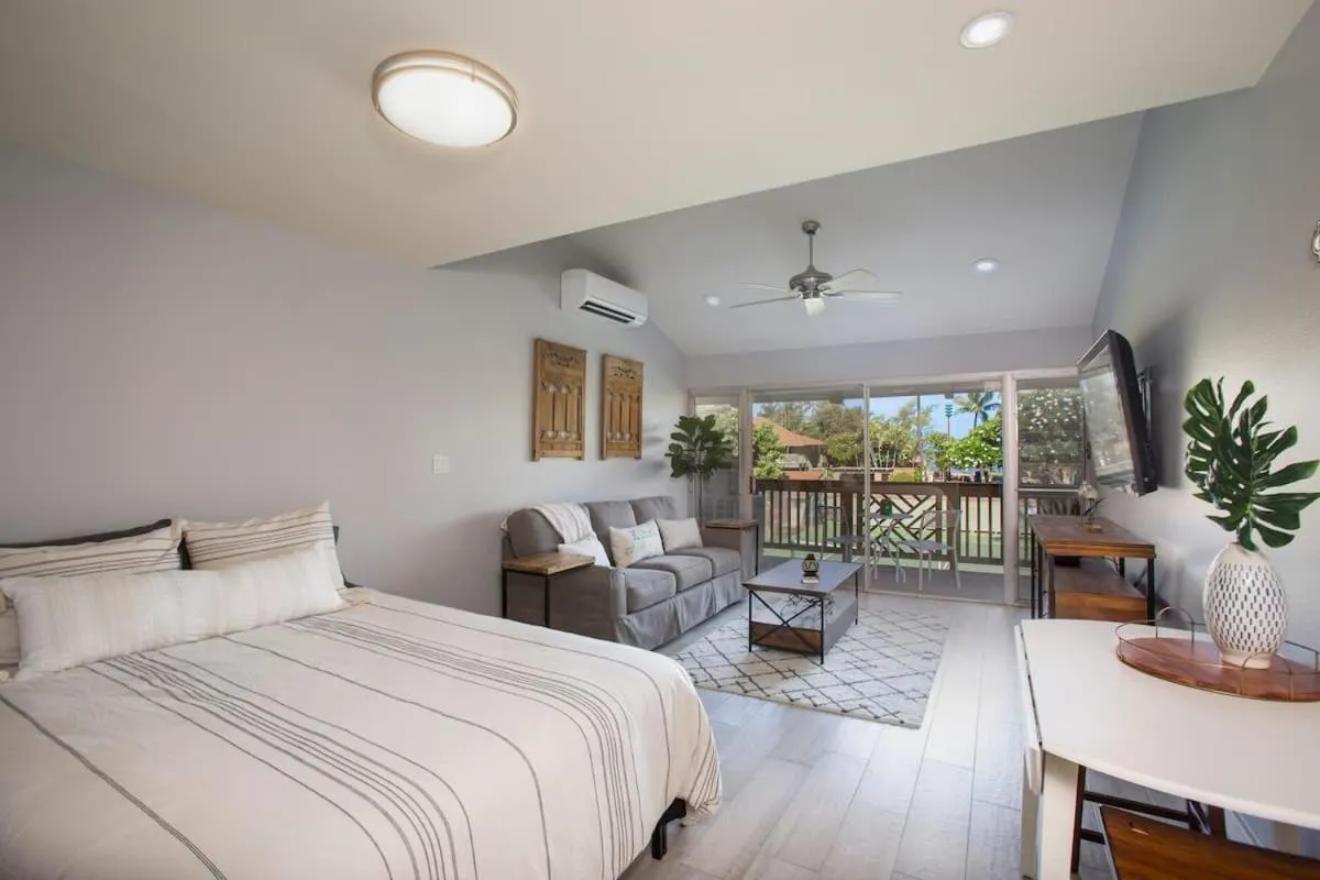 Property building, Bed in Kihei Bay Surf 227