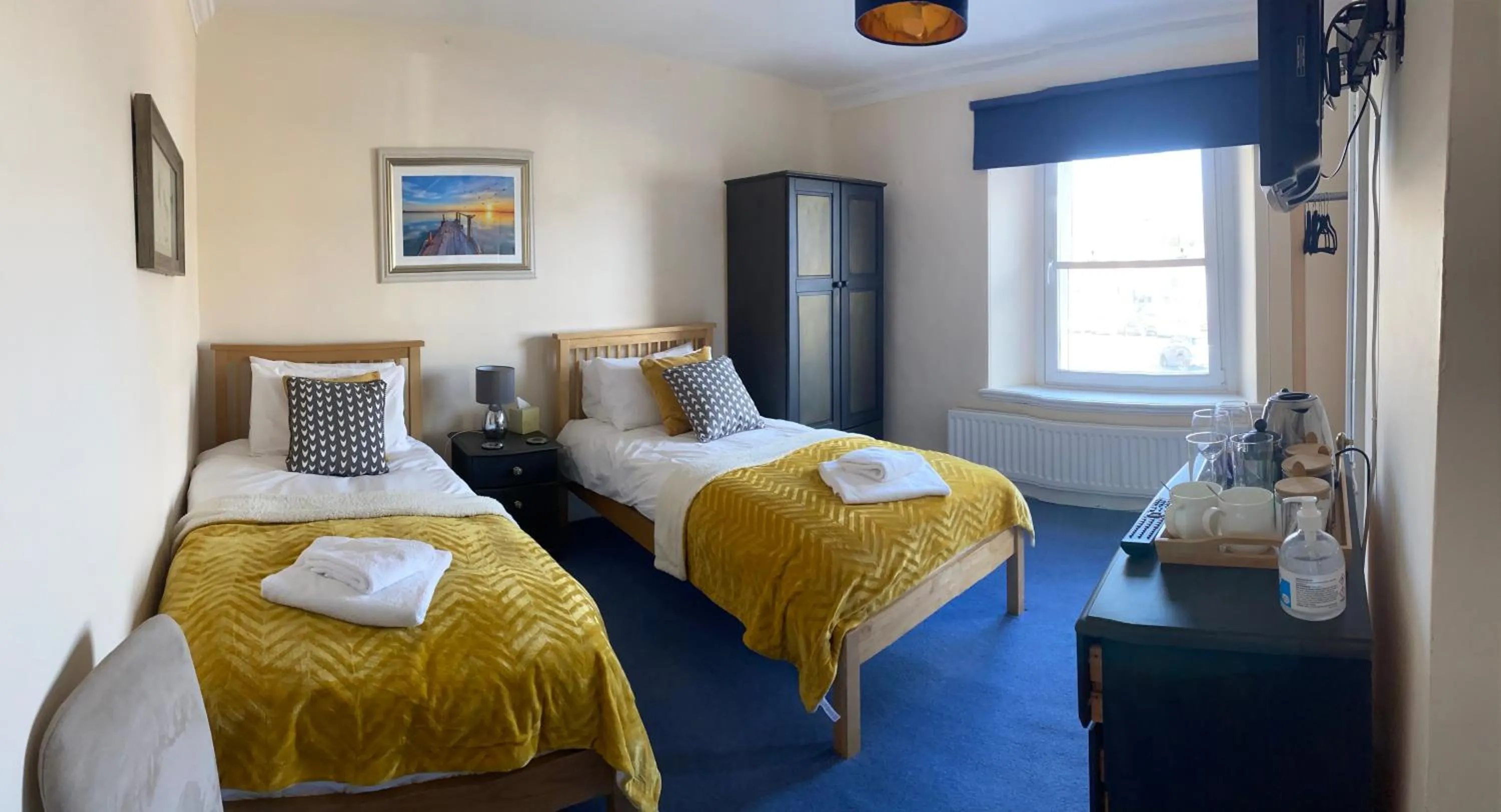 Photo of the whole room, Bed in Haven House