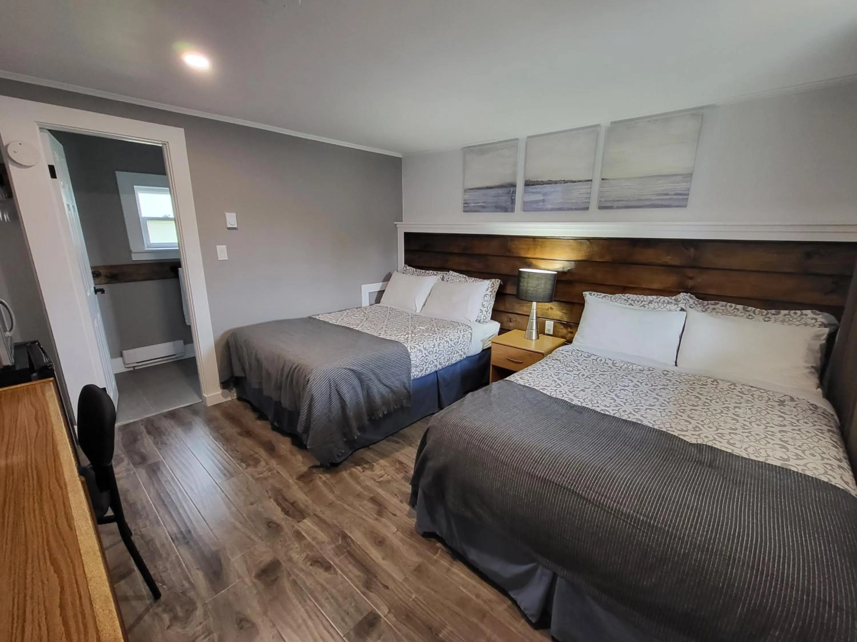 Photo of the whole room in Scoodic Motel