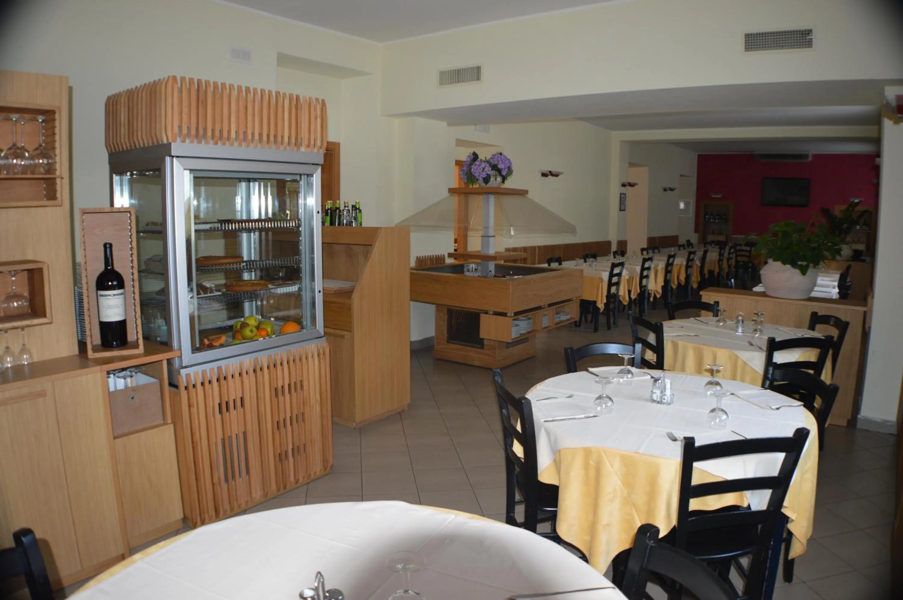 Restaurant/places to eat in Sempione Hotel Malpensa