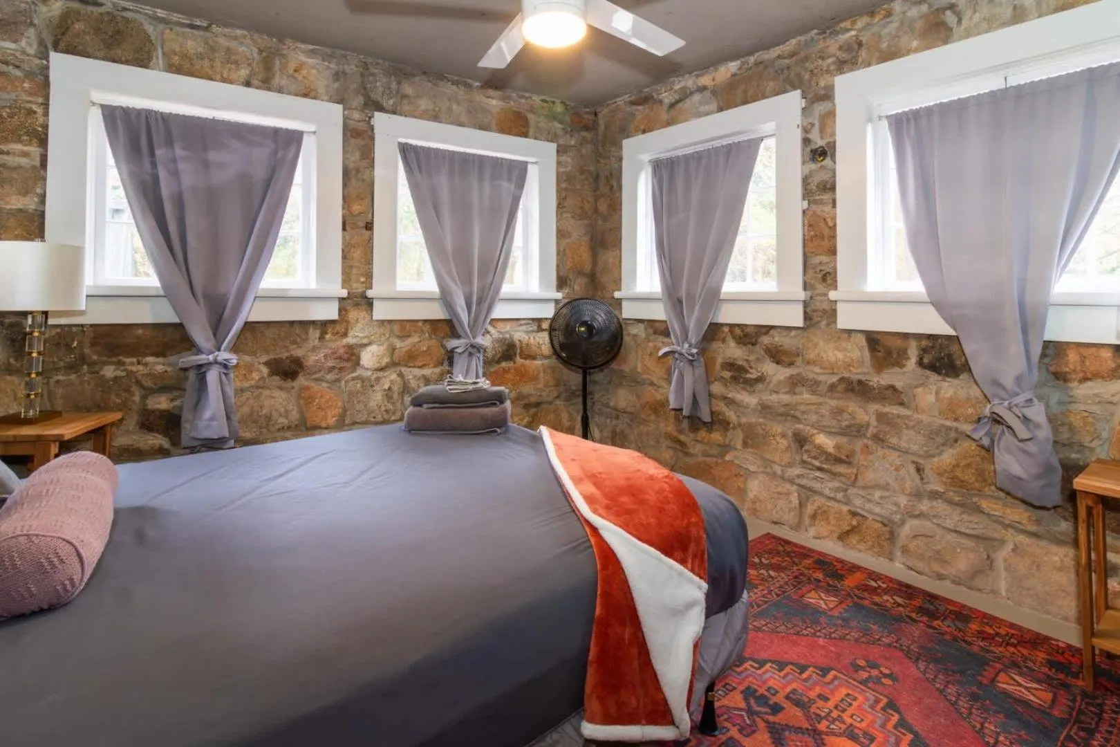 Bed in Royal in Columbus- Midtown Columbus Castle