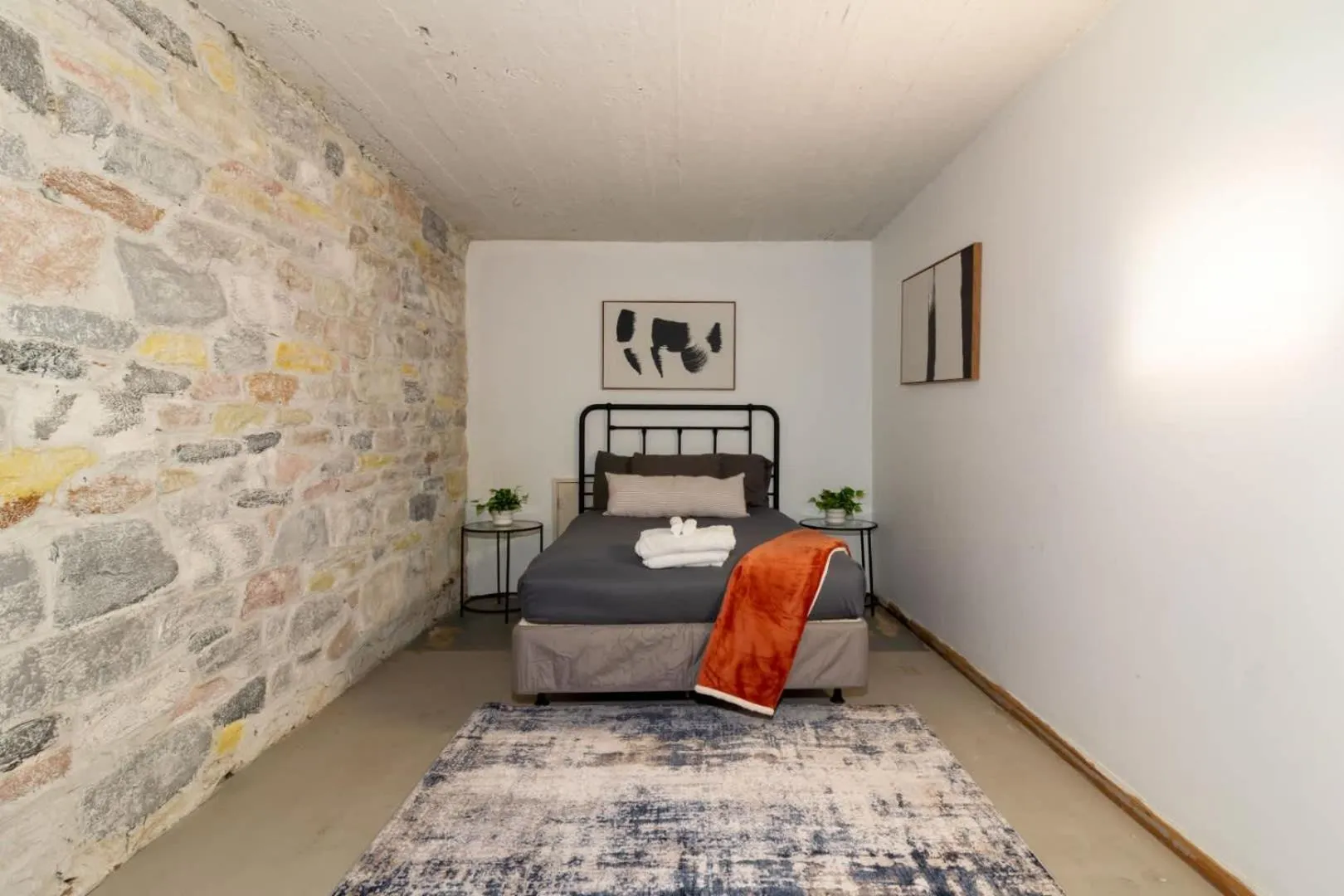 Bed in Royal in Columbus- Midtown Columbus Castle