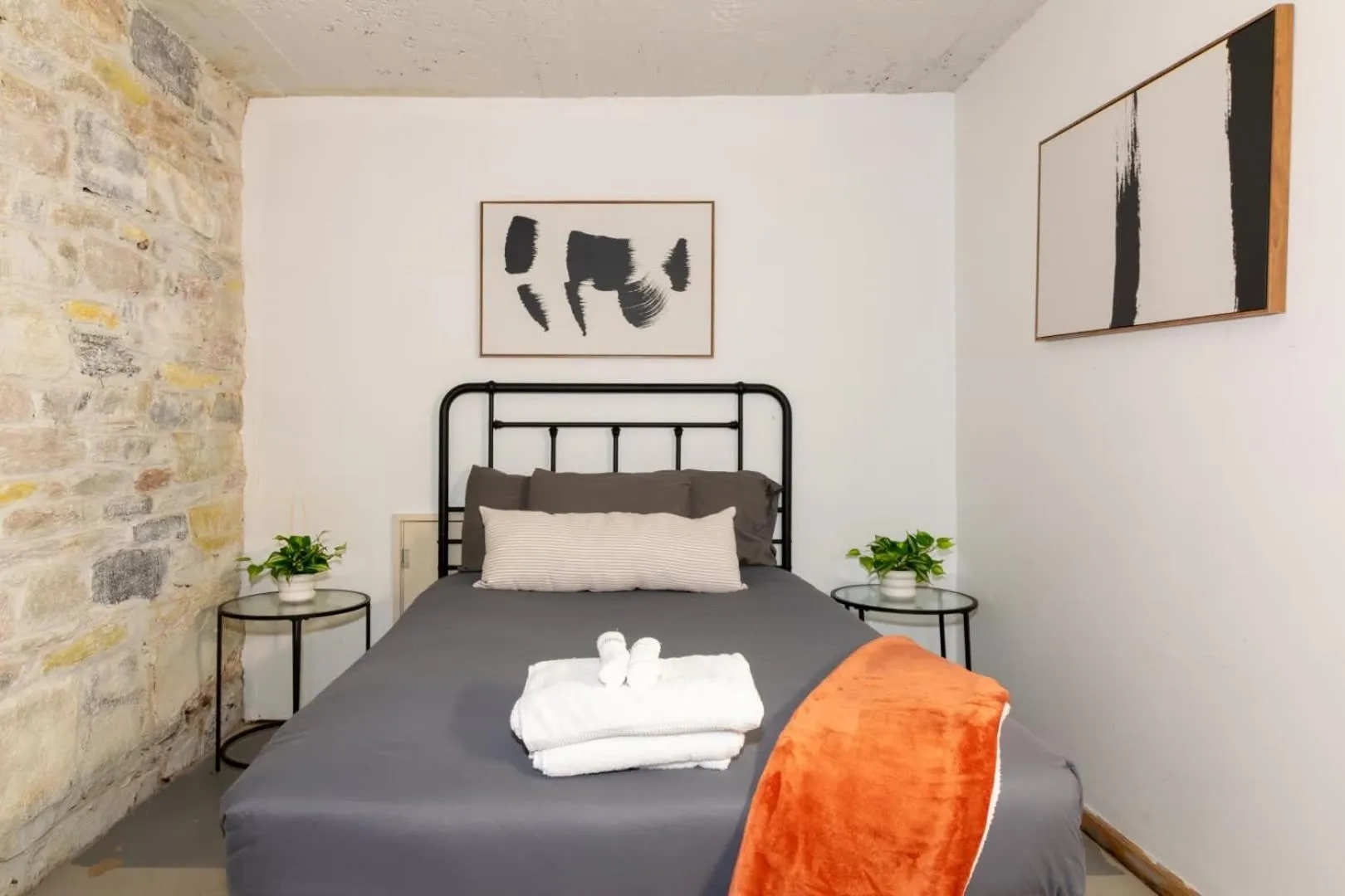 Bed in Royal in Columbus- Midtown Columbus Castle