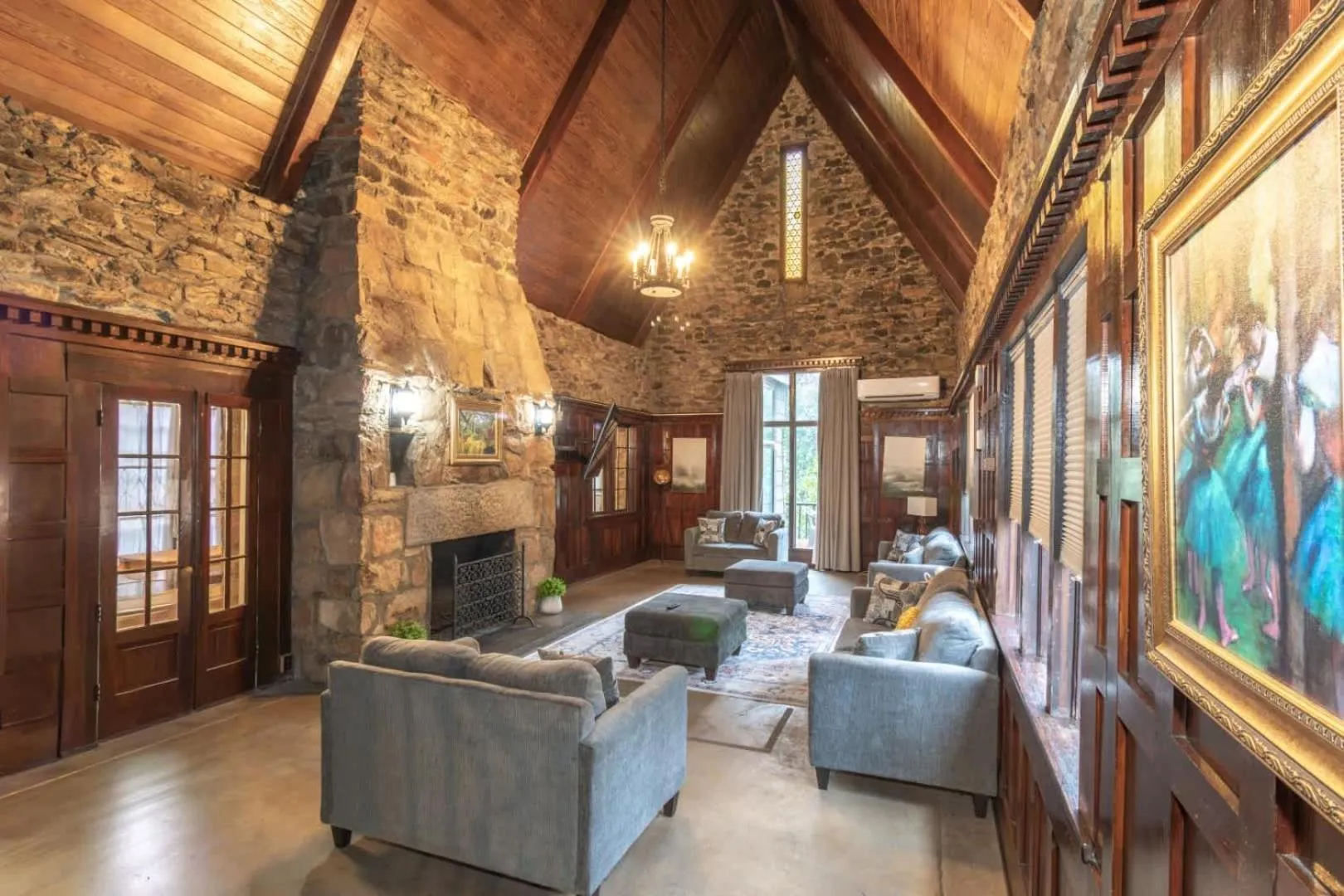 Royal in Columbus- Midtown Columbus Castle