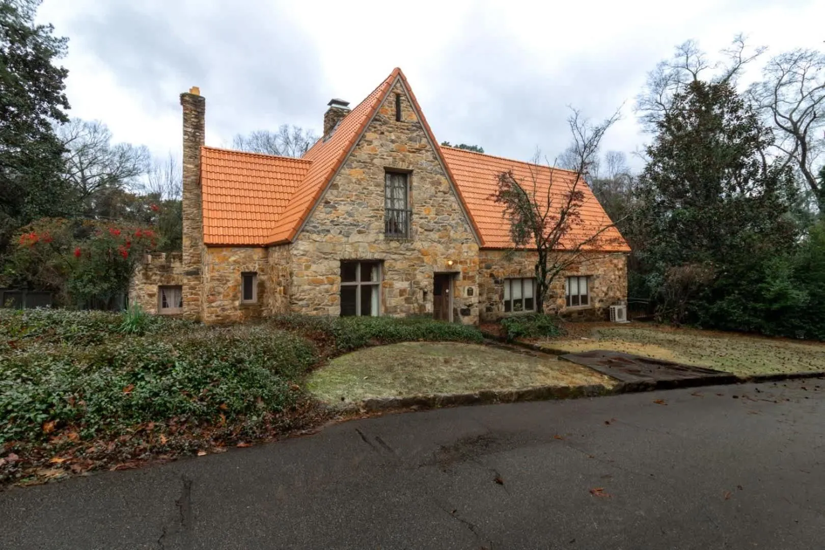 Royal in Columbus- Midtown Columbus Castle