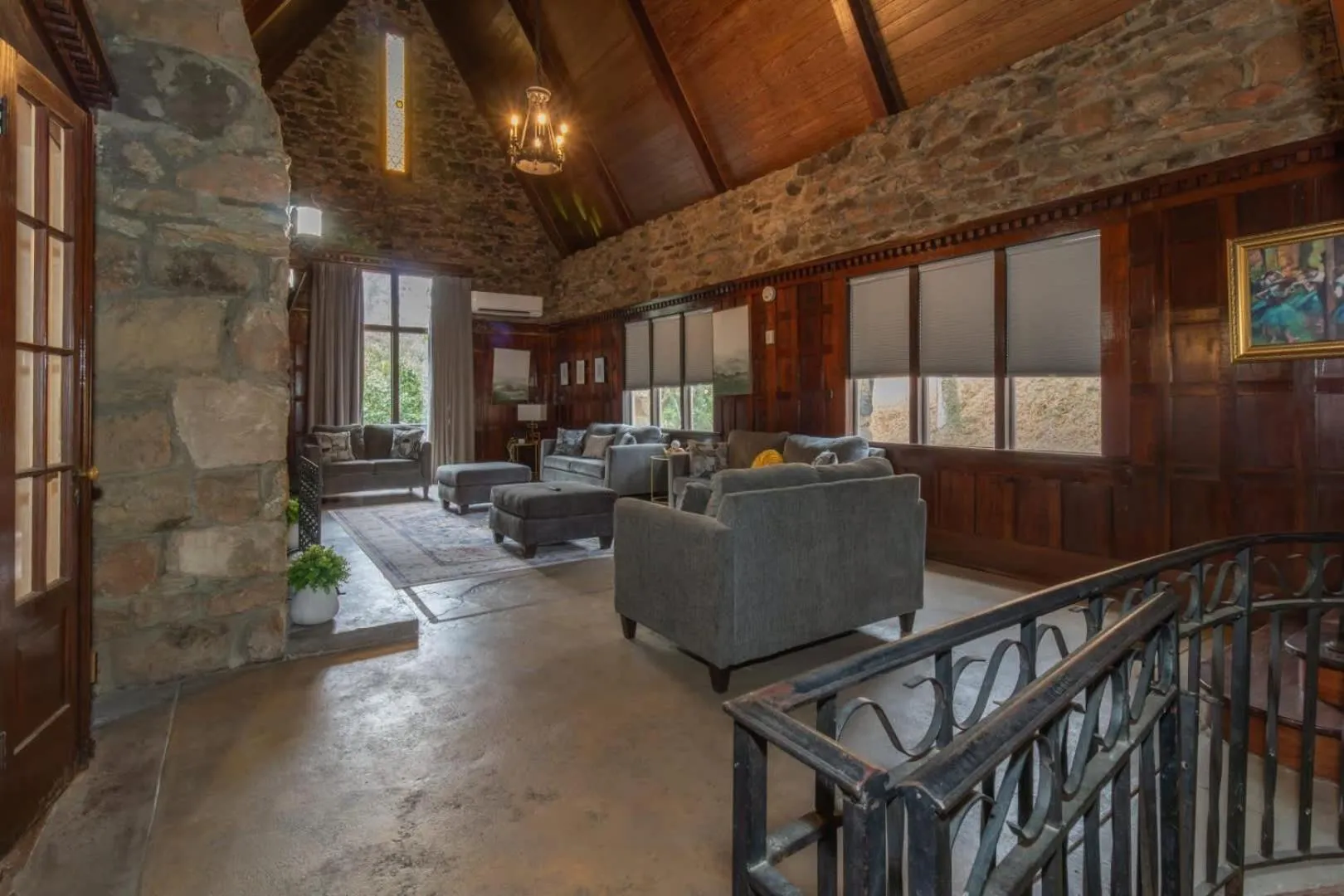 Royal in Columbus- Midtown Columbus Castle