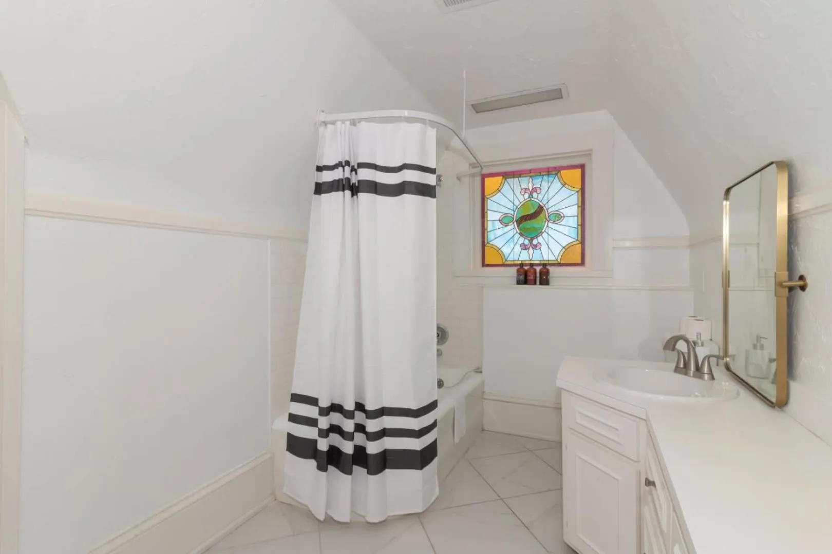 Royal in Columbus- Midtown Columbus Castle