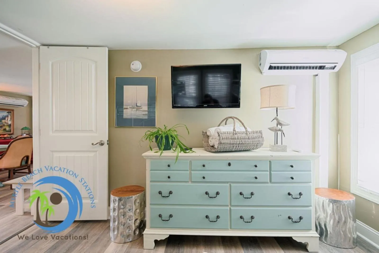 Property building in Cg Cottage Down