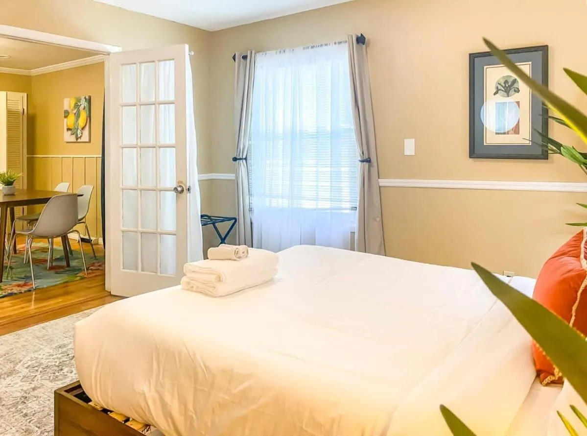 Bed in Near Space Center- Mahan Splashdown