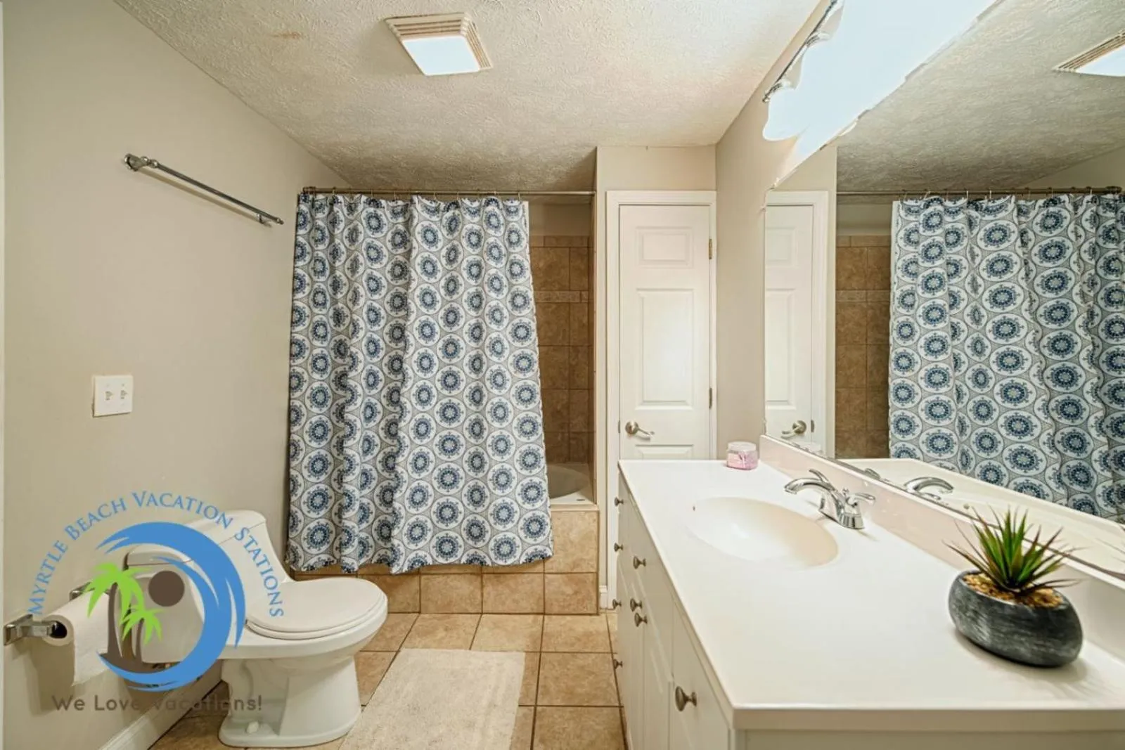 Property building in Cg Cottage Up