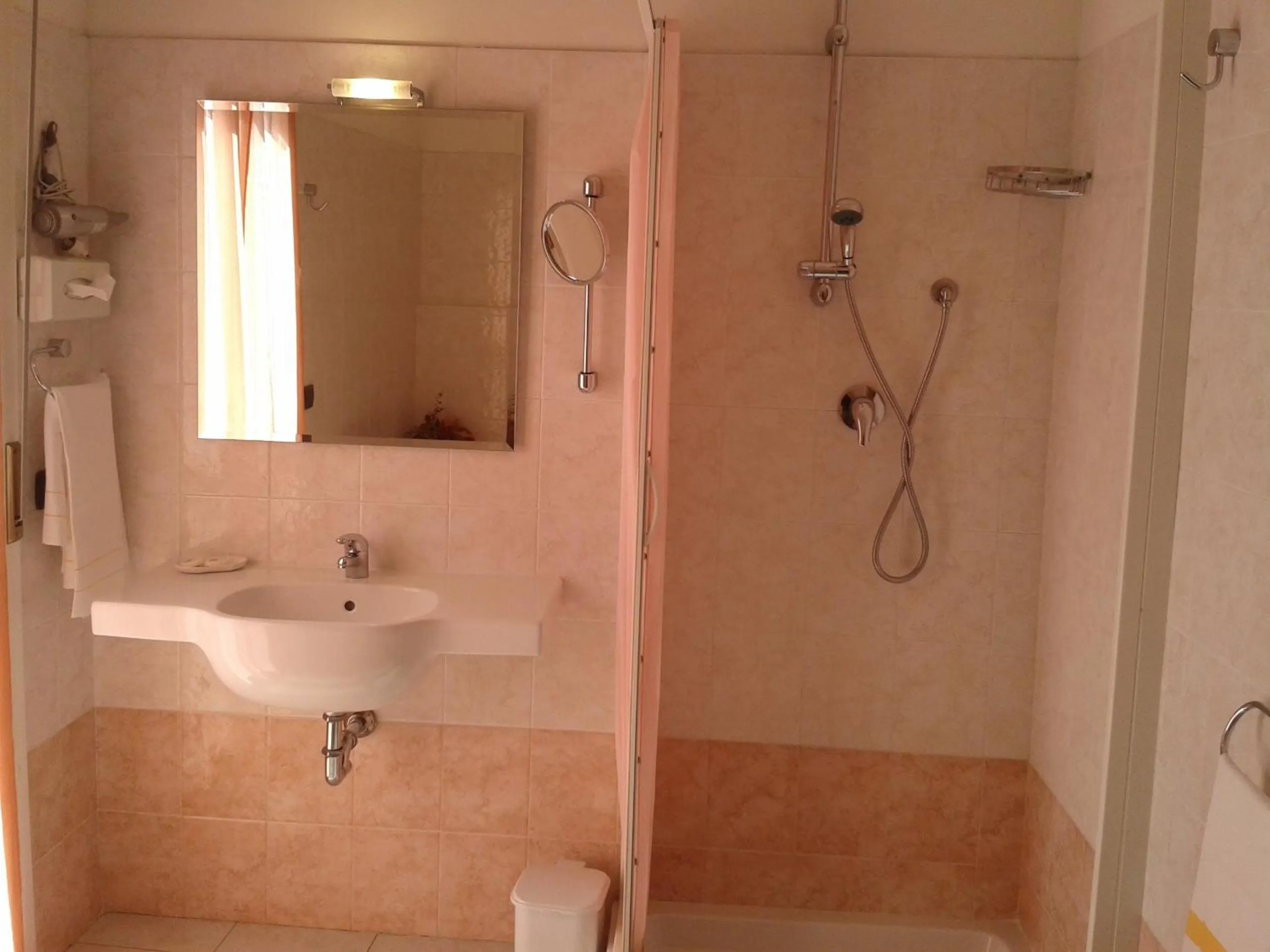 Bathroom in Hotel Garden Ristorante