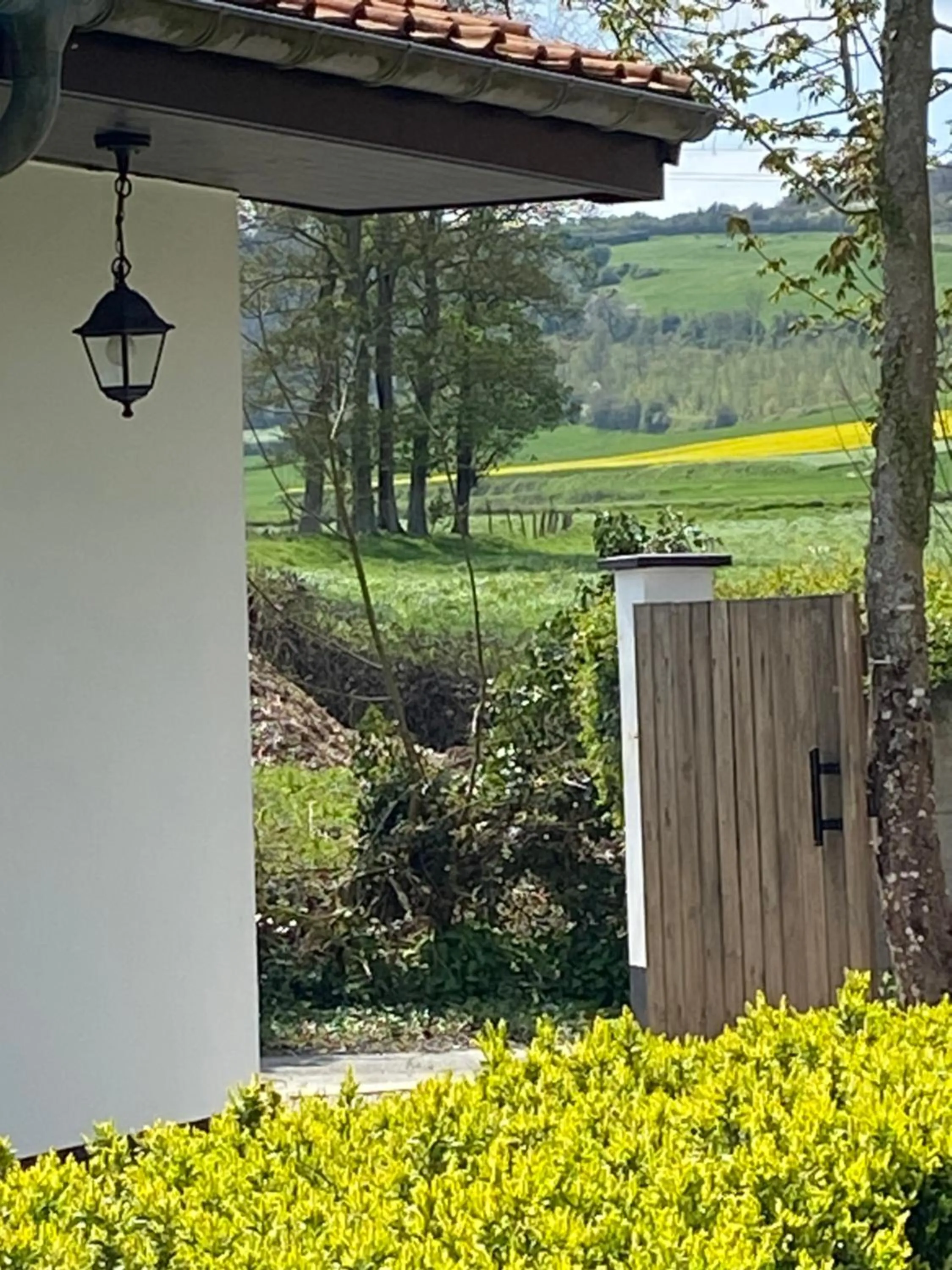 Facade/entrance in Un matin de mai