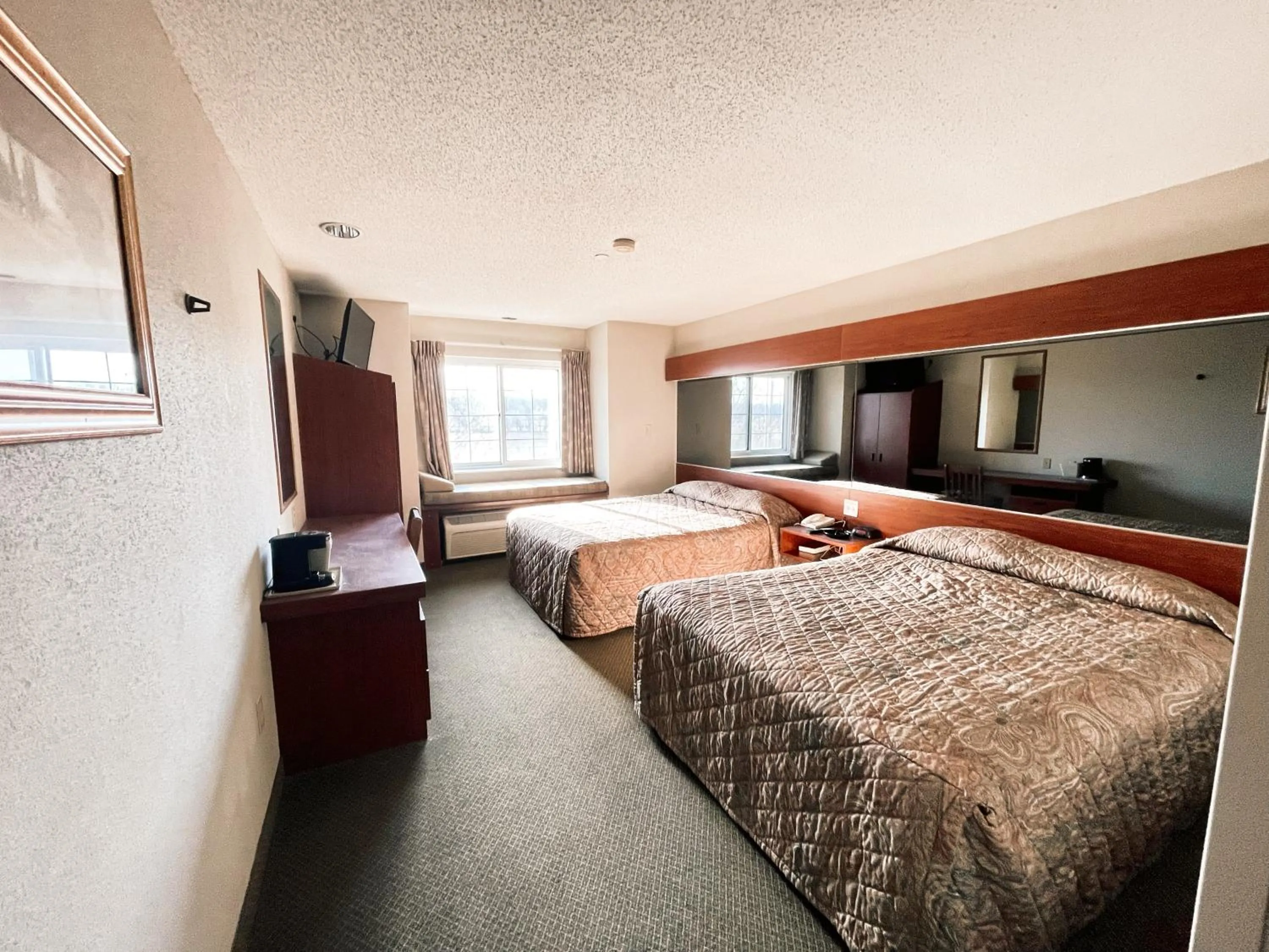 Photo of the whole room, Bed in WELCOME INN & SUITES