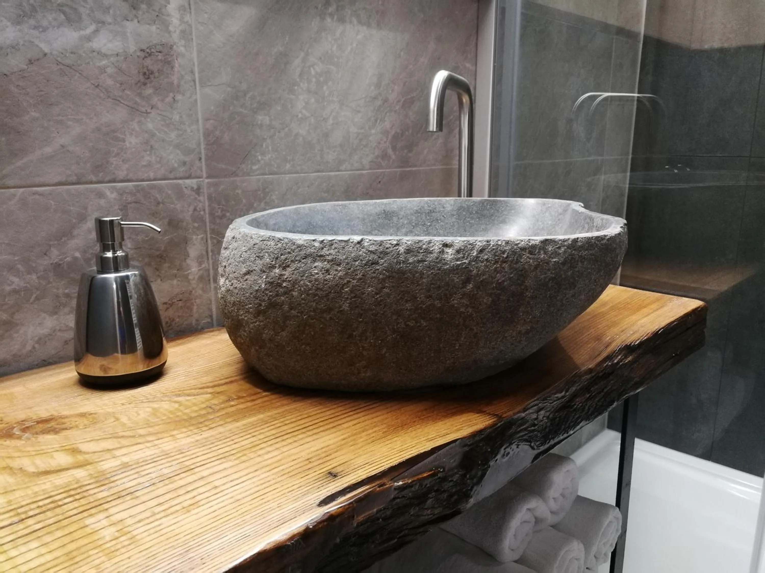 Bathroom in CITYMAP HOTEL APPARTMENTS Maribor-Free parking!