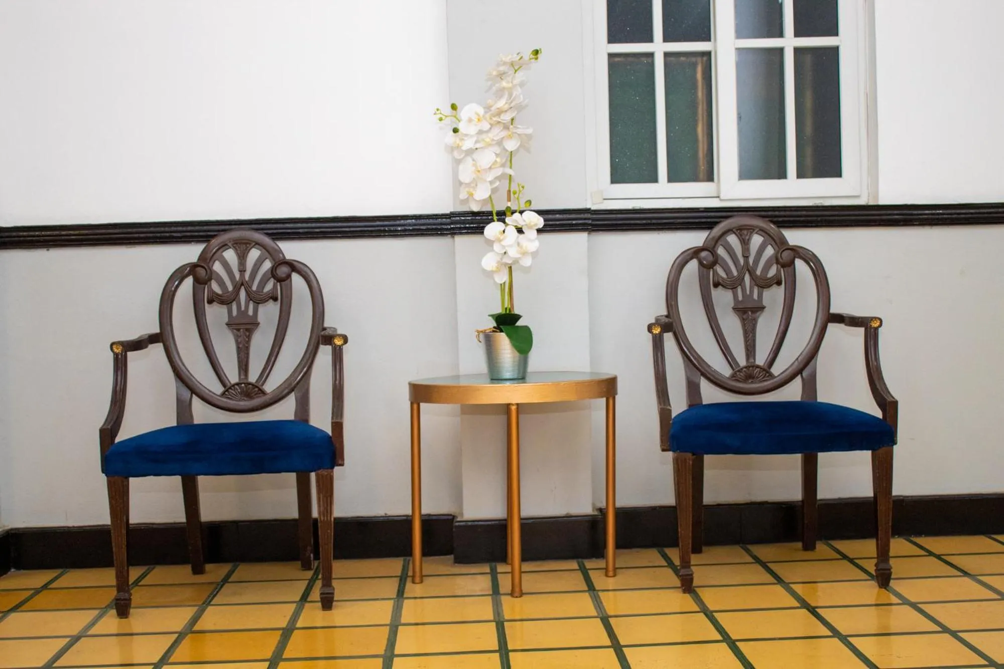 Seating area in Kali Hotel