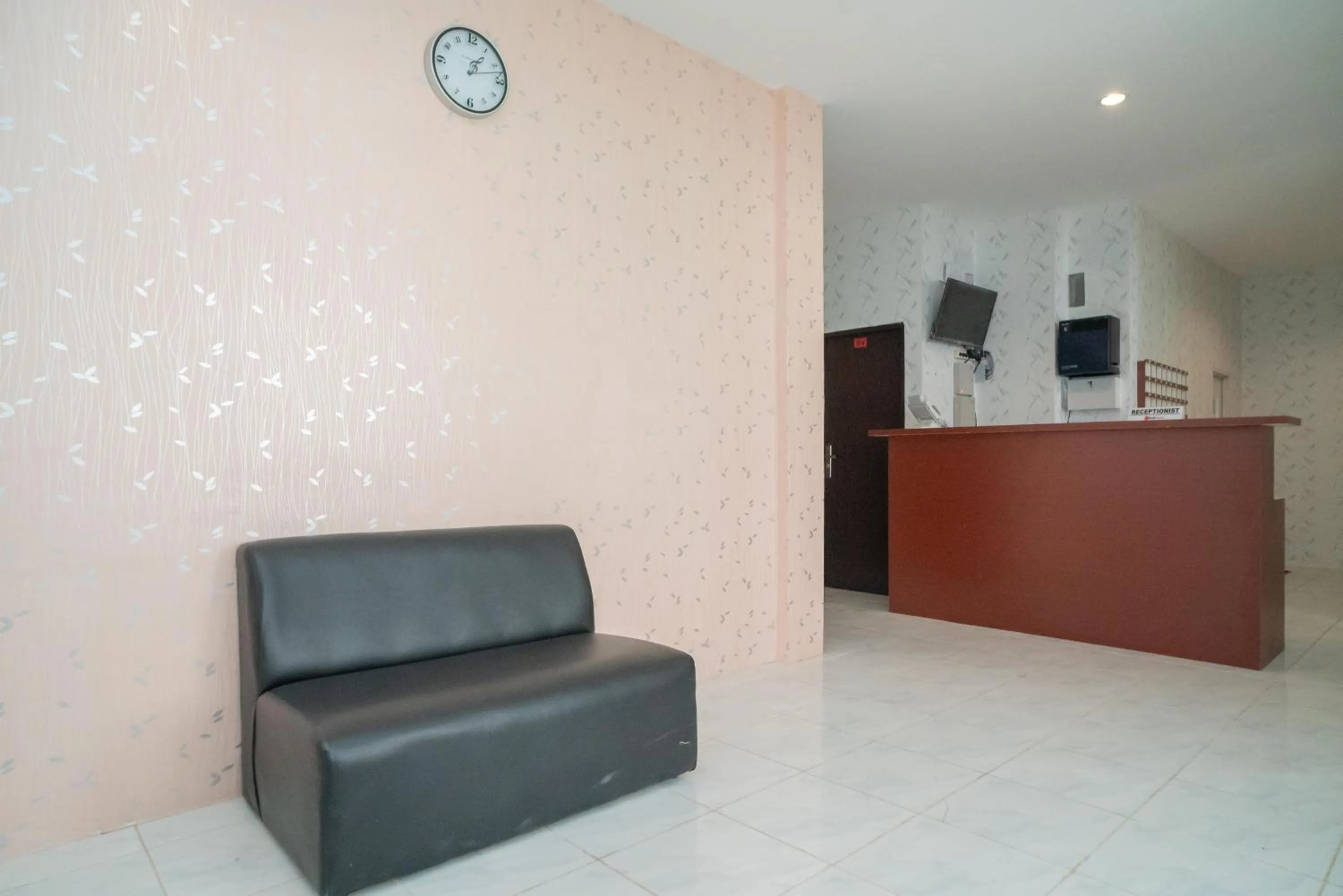 RedDoorz near Sarinah Jakarta