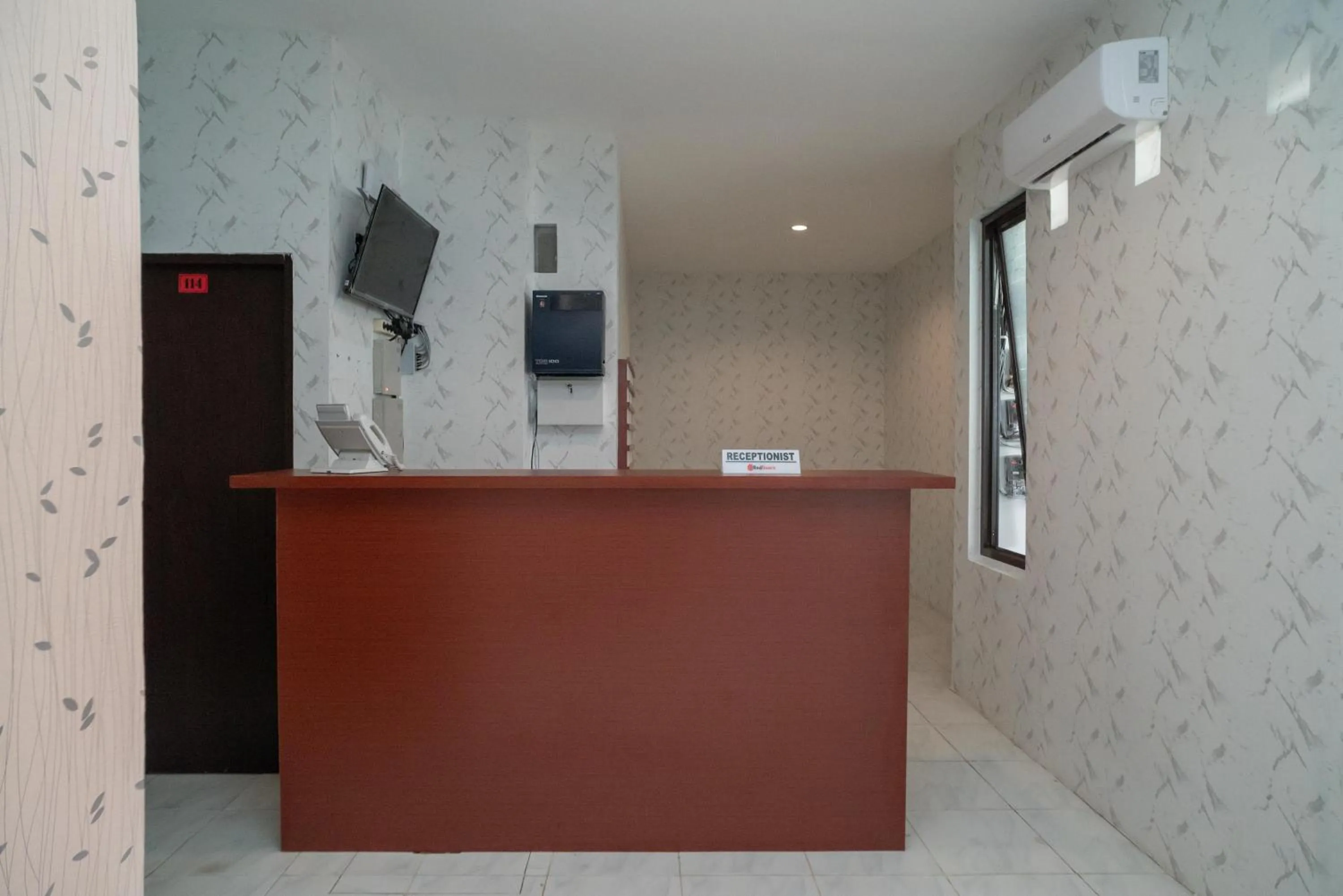 Facade/entrance in RedDoorz near Sarinah Jakarta