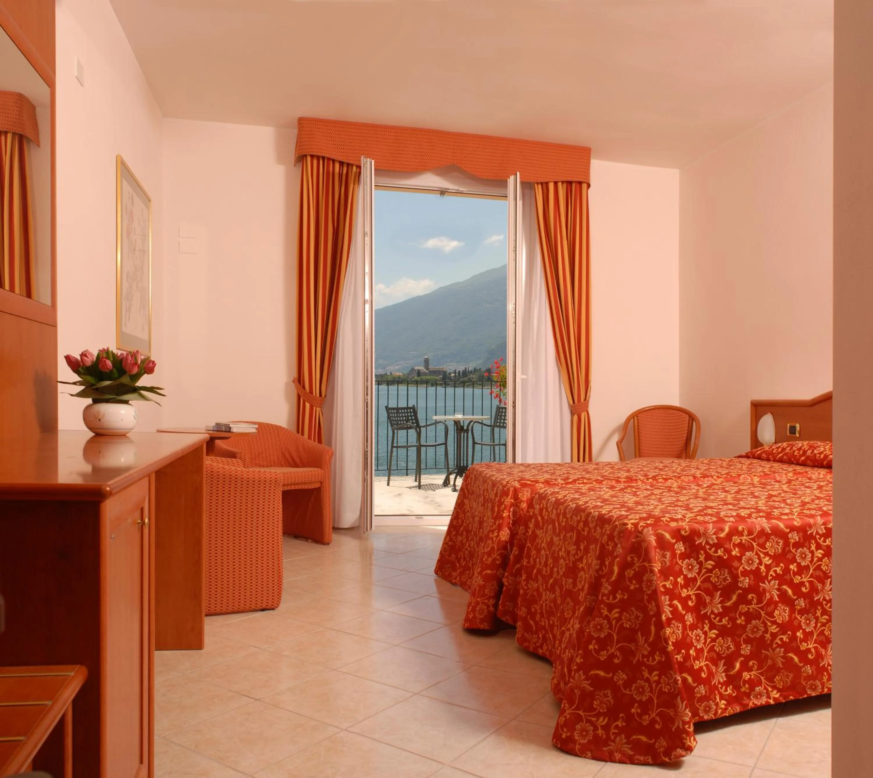 Balcony/Terrace, Bed in Hotel Regina