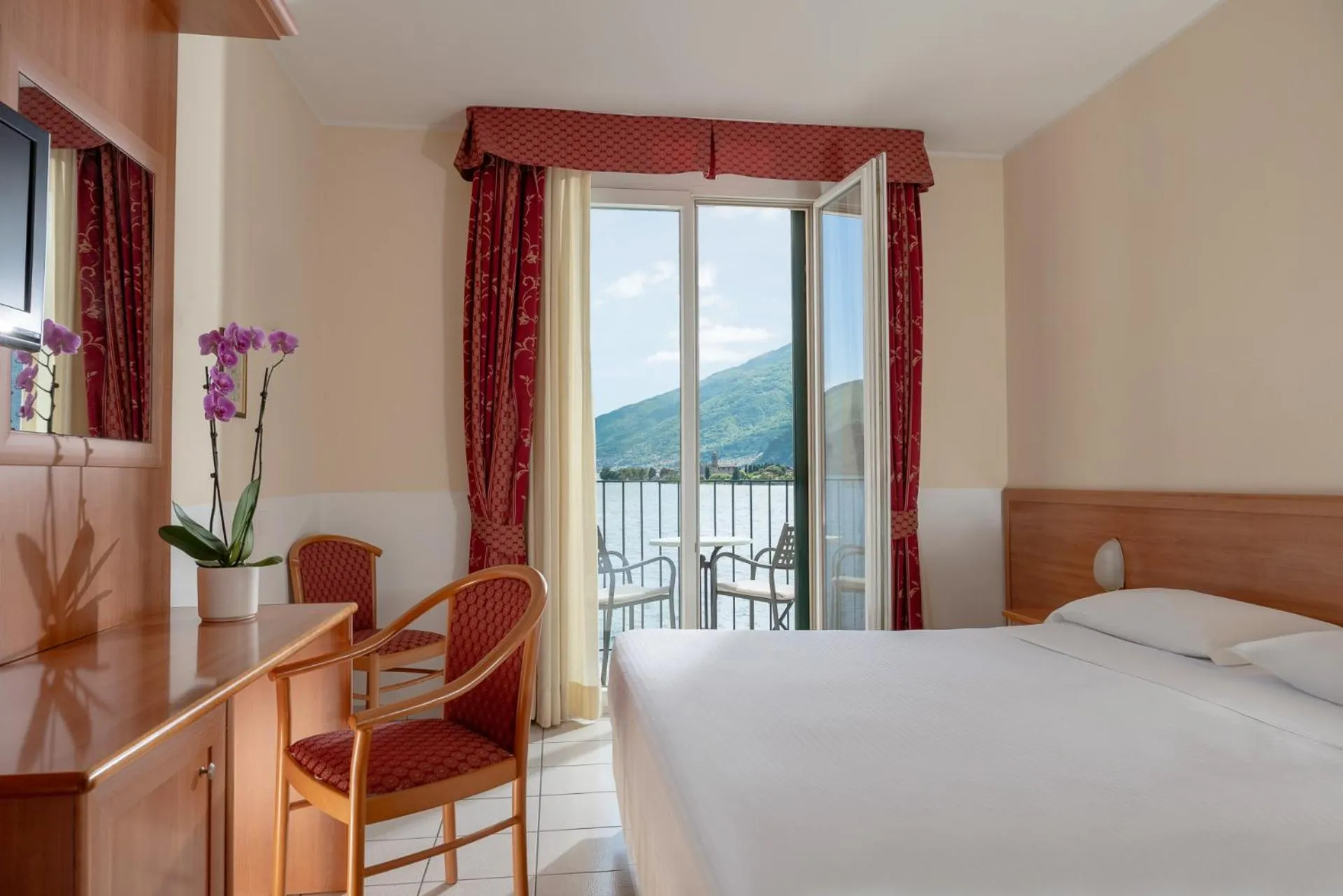 Bedroom, Bed in Hotel Regina