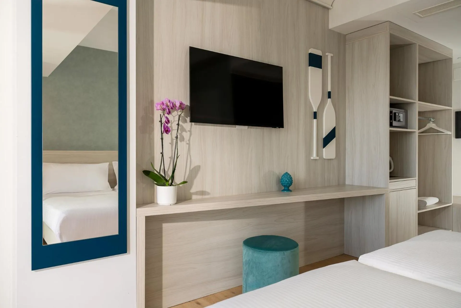 TV and multimedia, Bed in Hotel Regina