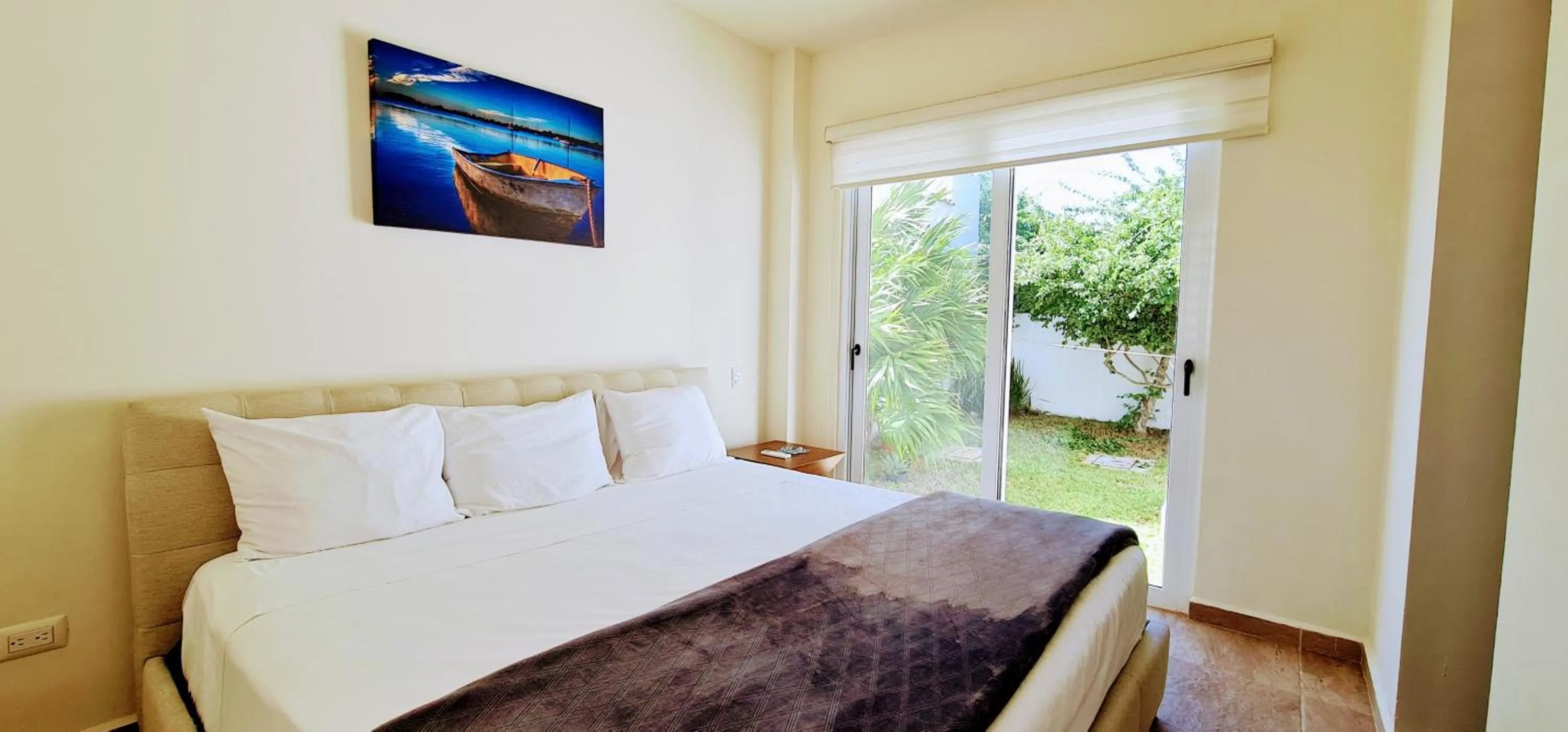 Bedroom, Bed in CASA REYES Stunning Rooftop Oceanview