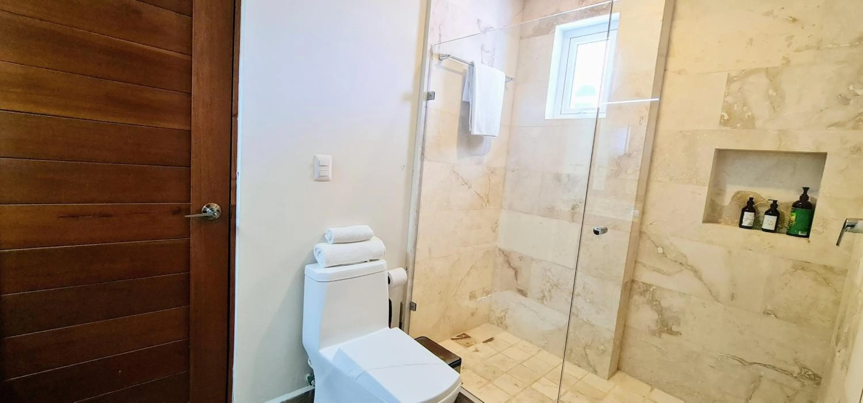 Bathroom in CASA REYES Stunning Rooftop Oceanview