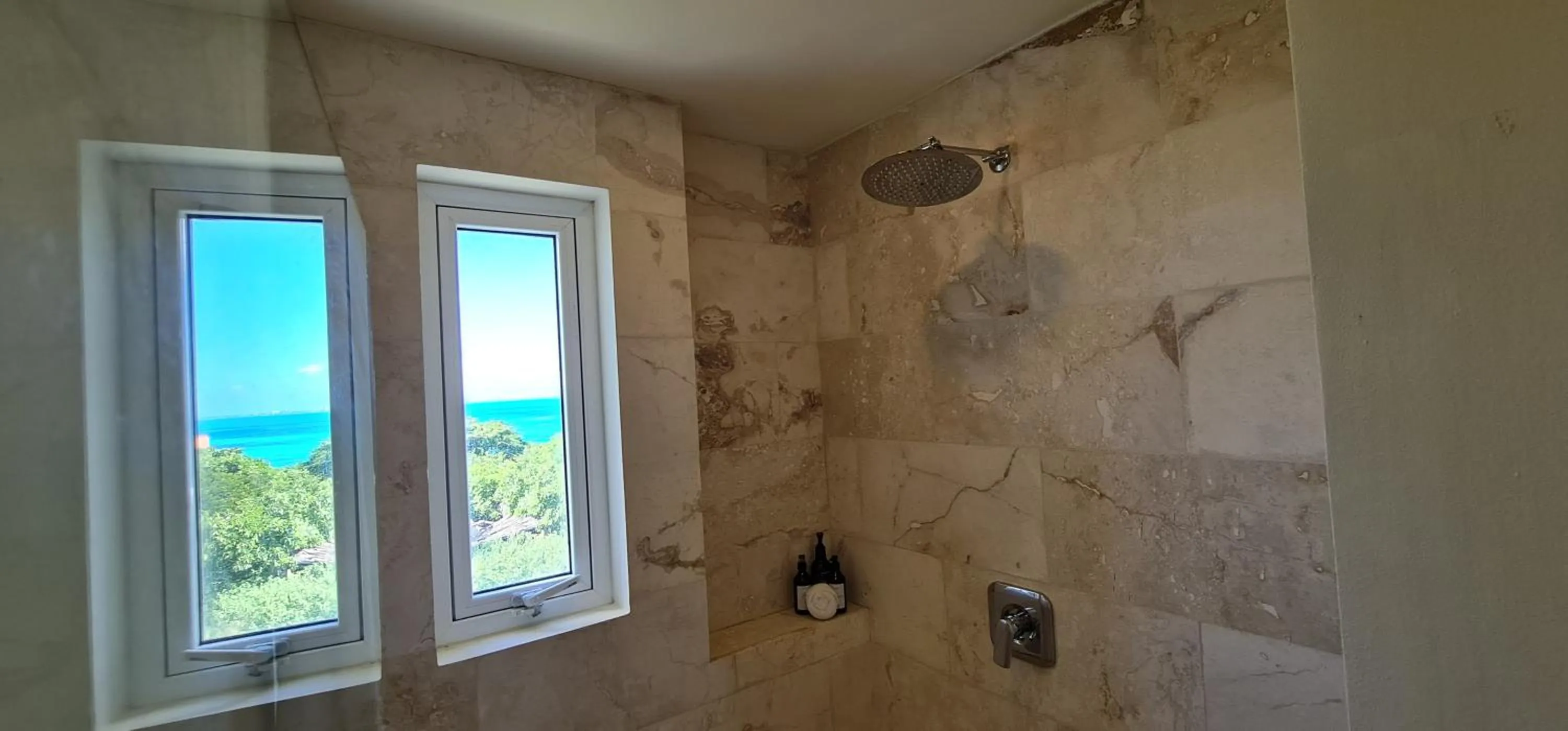 Bathroom in CASA REYES Stunning Rooftop Oceanview