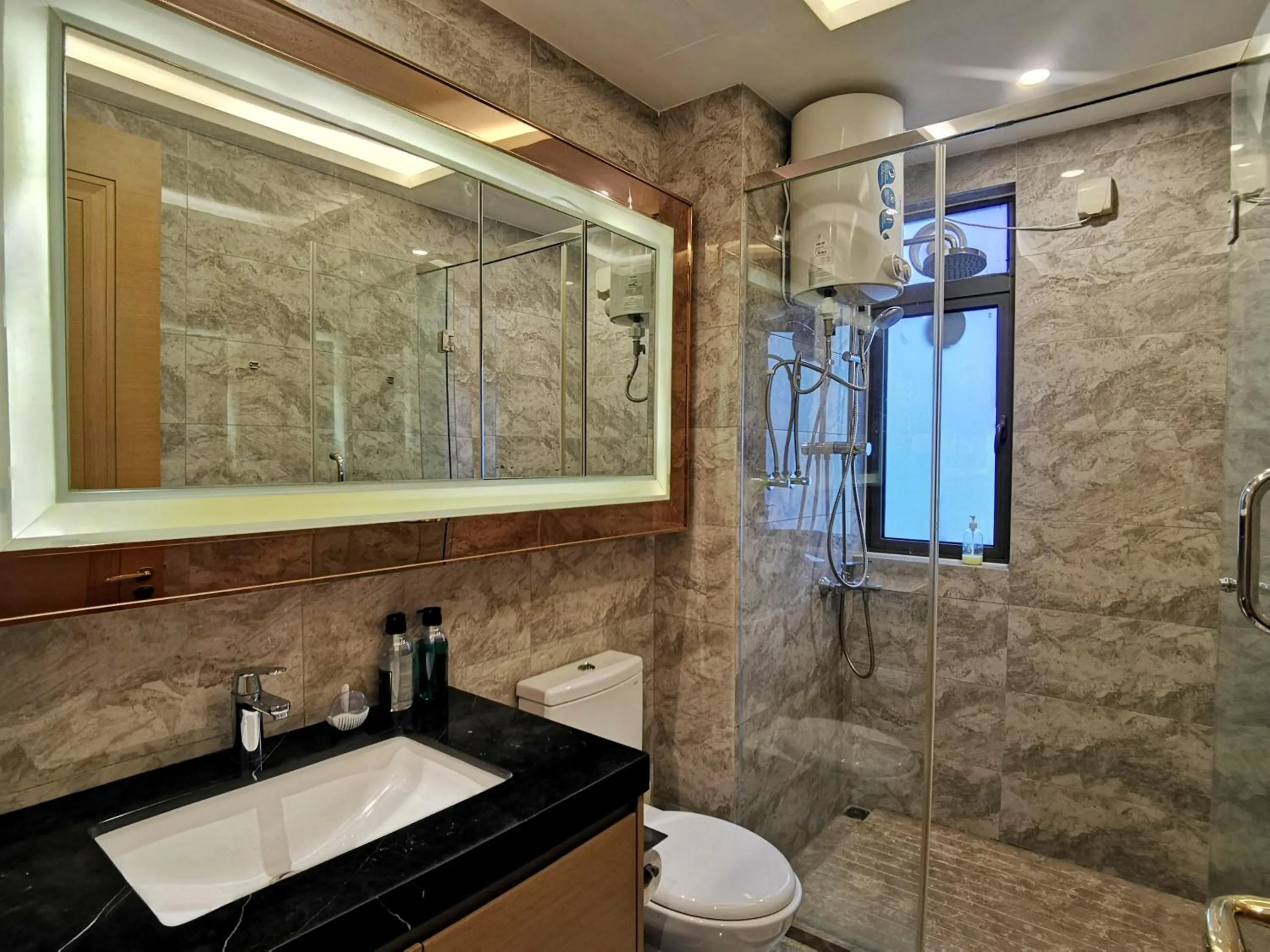 Bathroom in Yussy Homestay at R&F Princess Cove