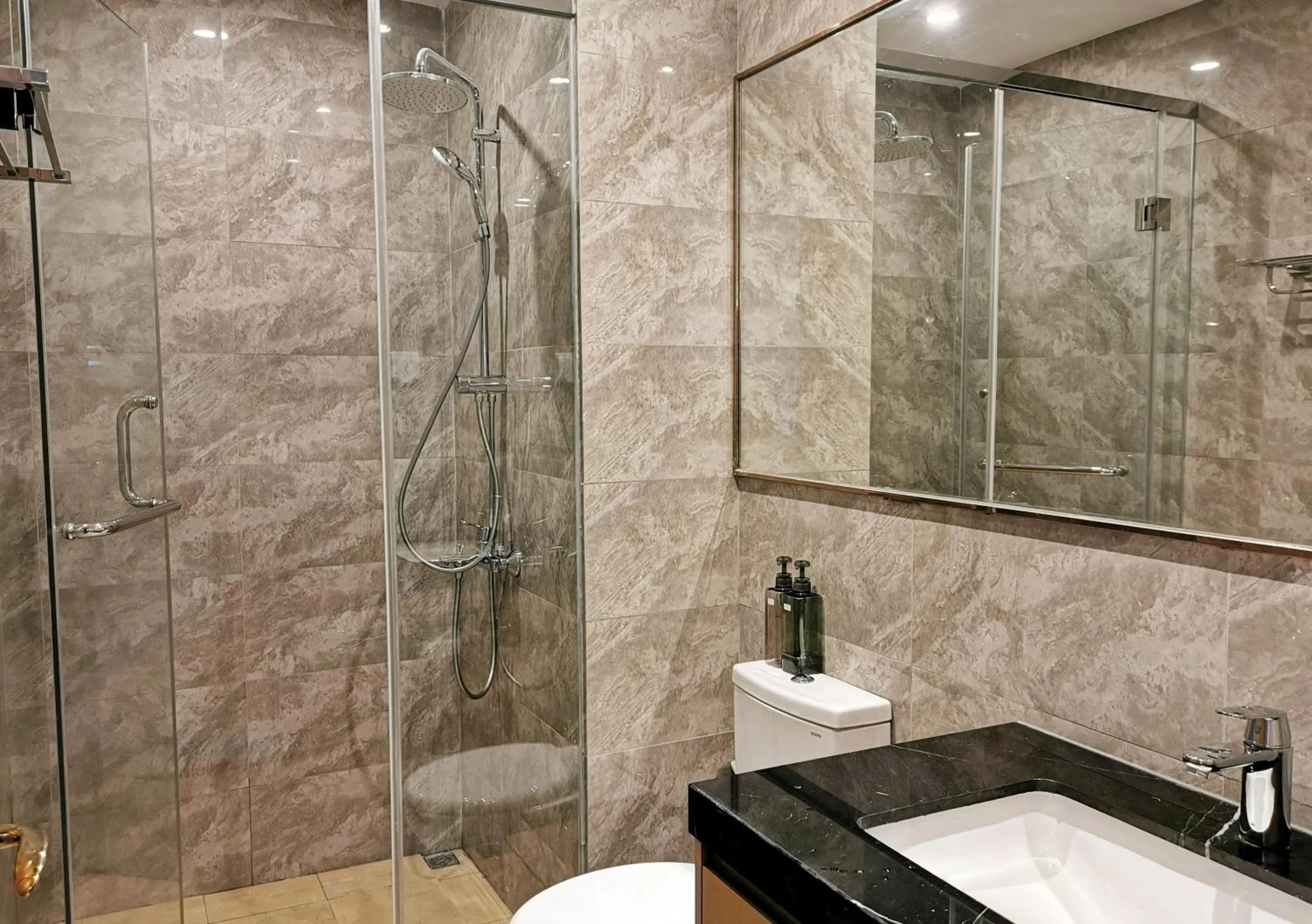 Bathroom in Yussy Homestay at R&F Princess Cove