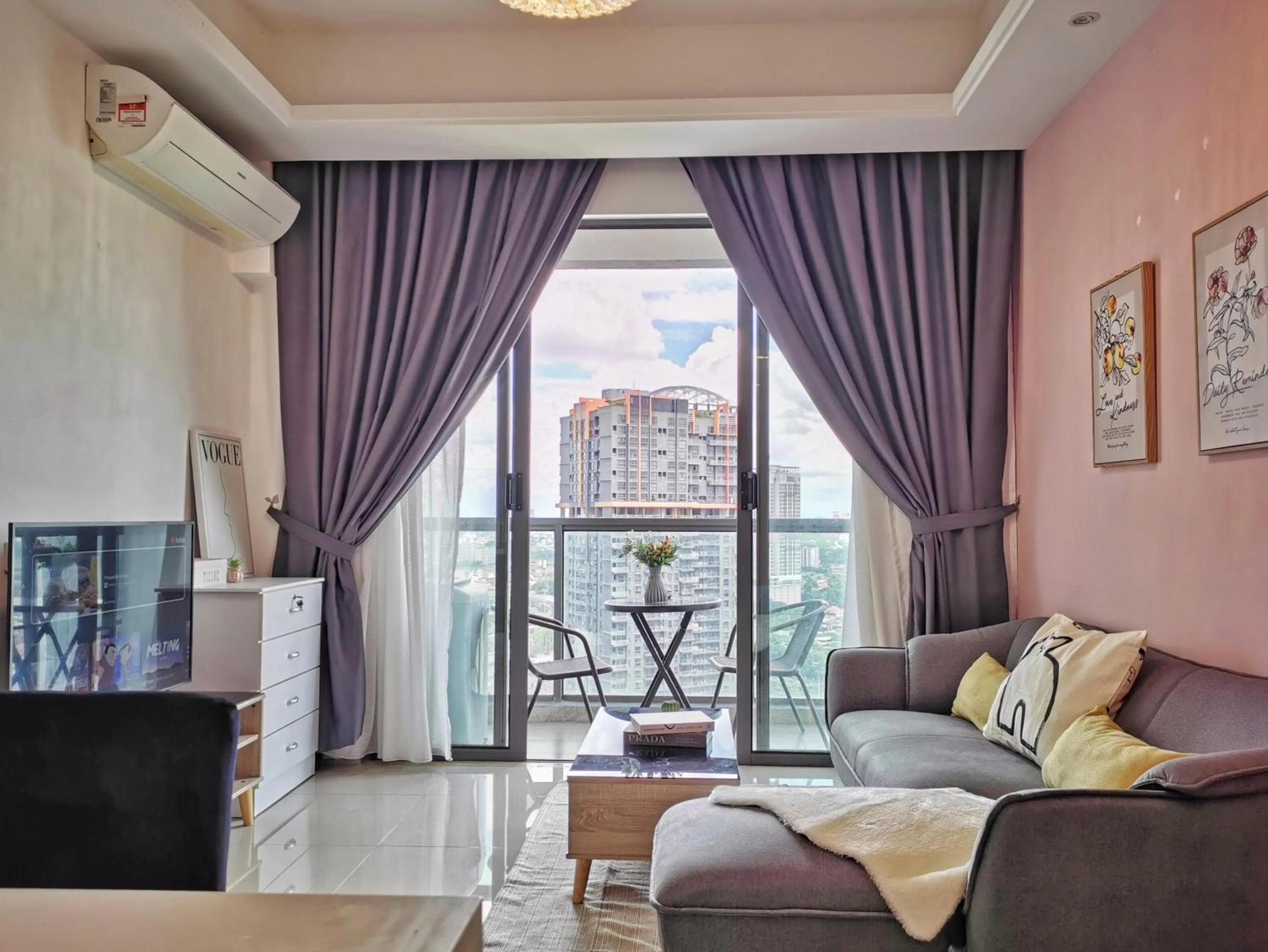 Living room in Yussy Homestay at R&F Princess Cove