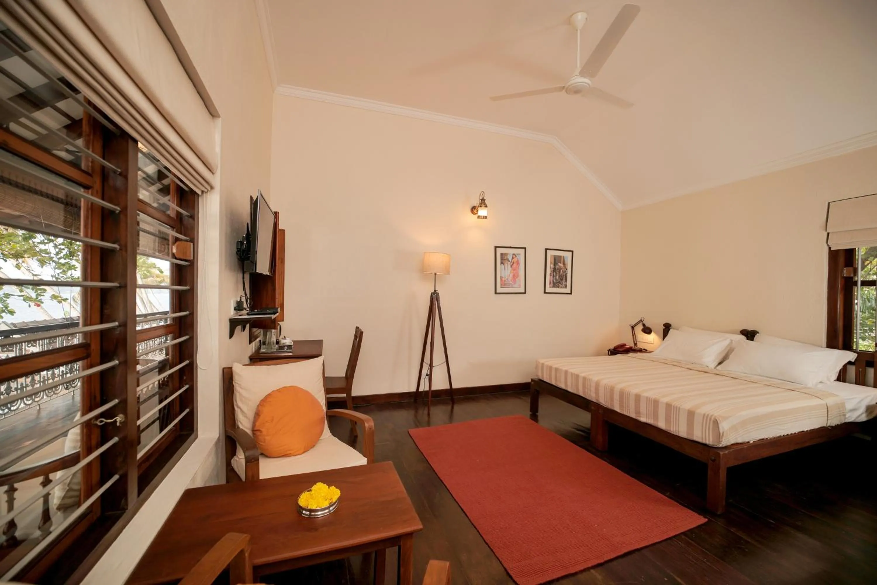 Bed in Samiira on Ashtamudi Lake