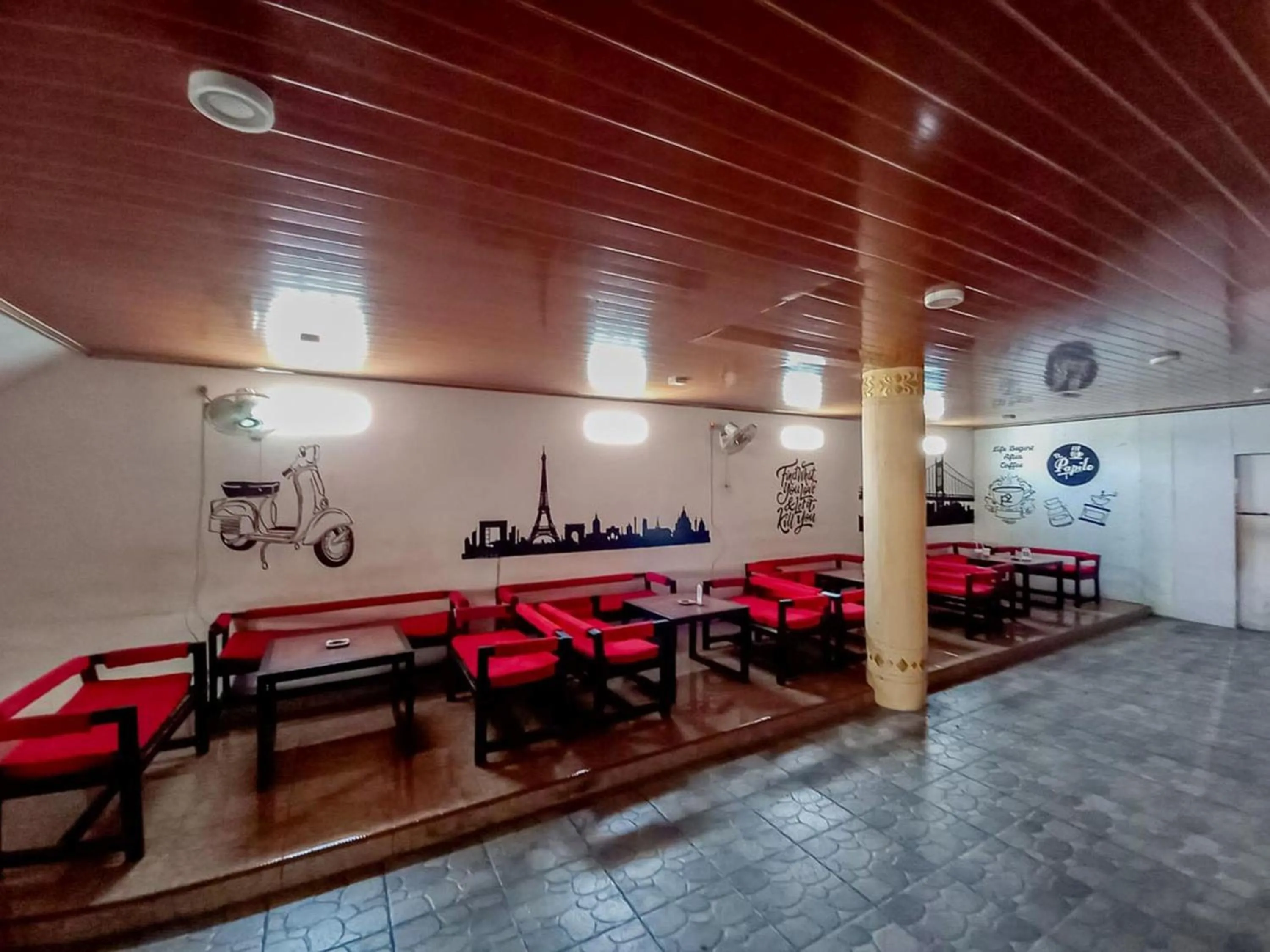 Living room in Papilo House near Stasiun Nganjuk Mitra RedDoorz