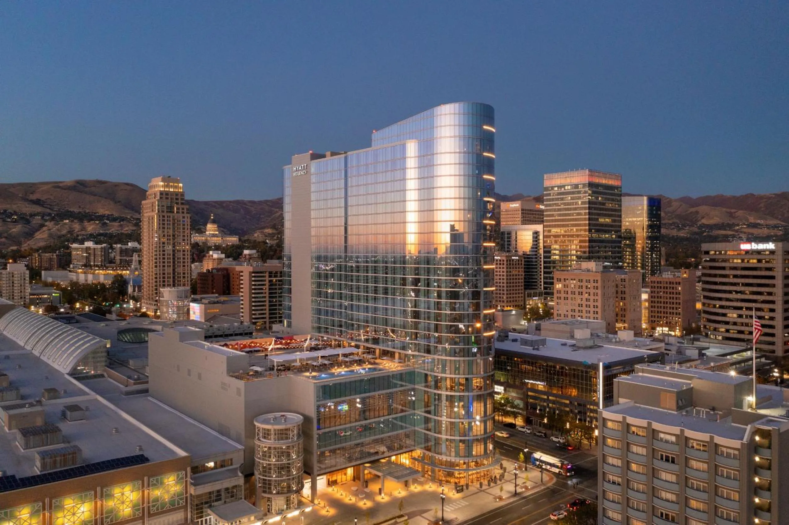 Property building in Hyatt Regency Salt Lake City