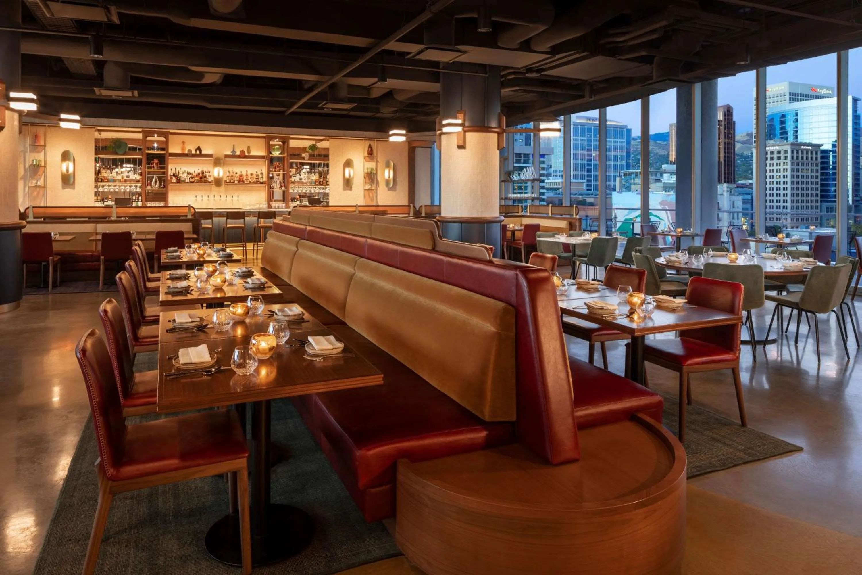 Lounge or bar in Hyatt Regency Salt Lake City