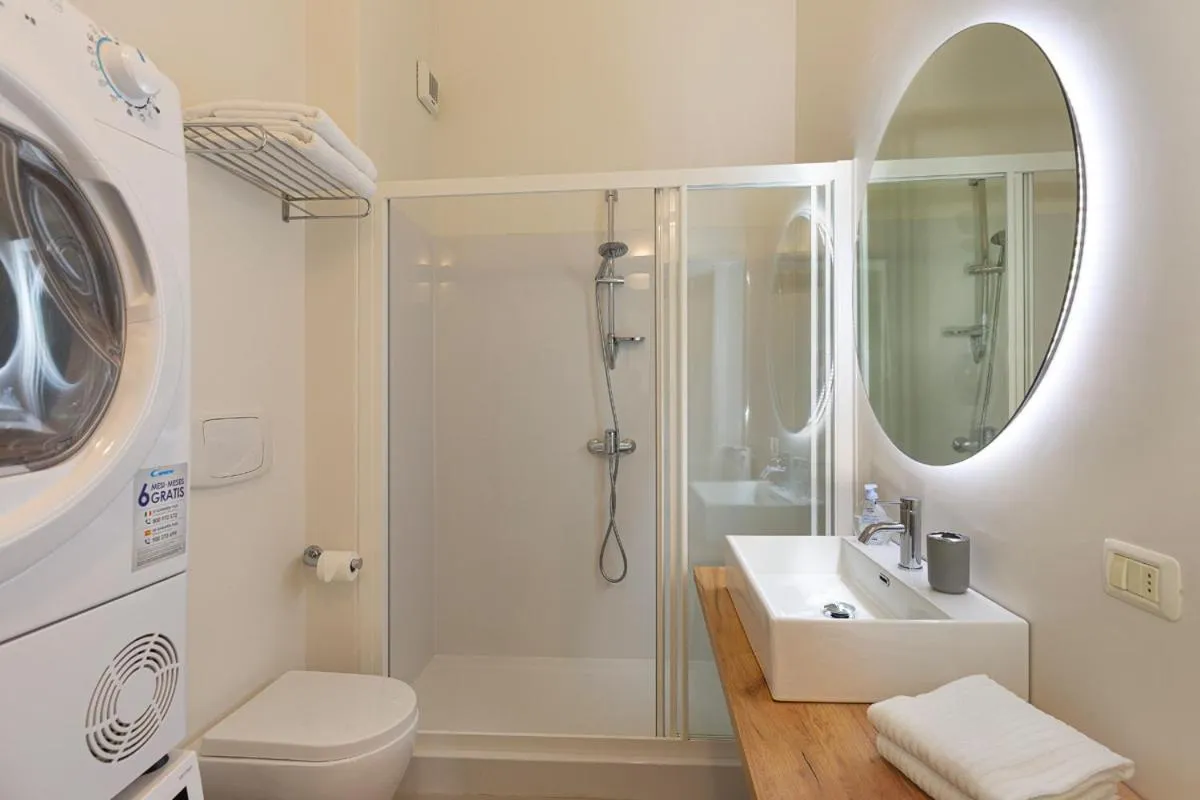 Shower in Hotel Ancora