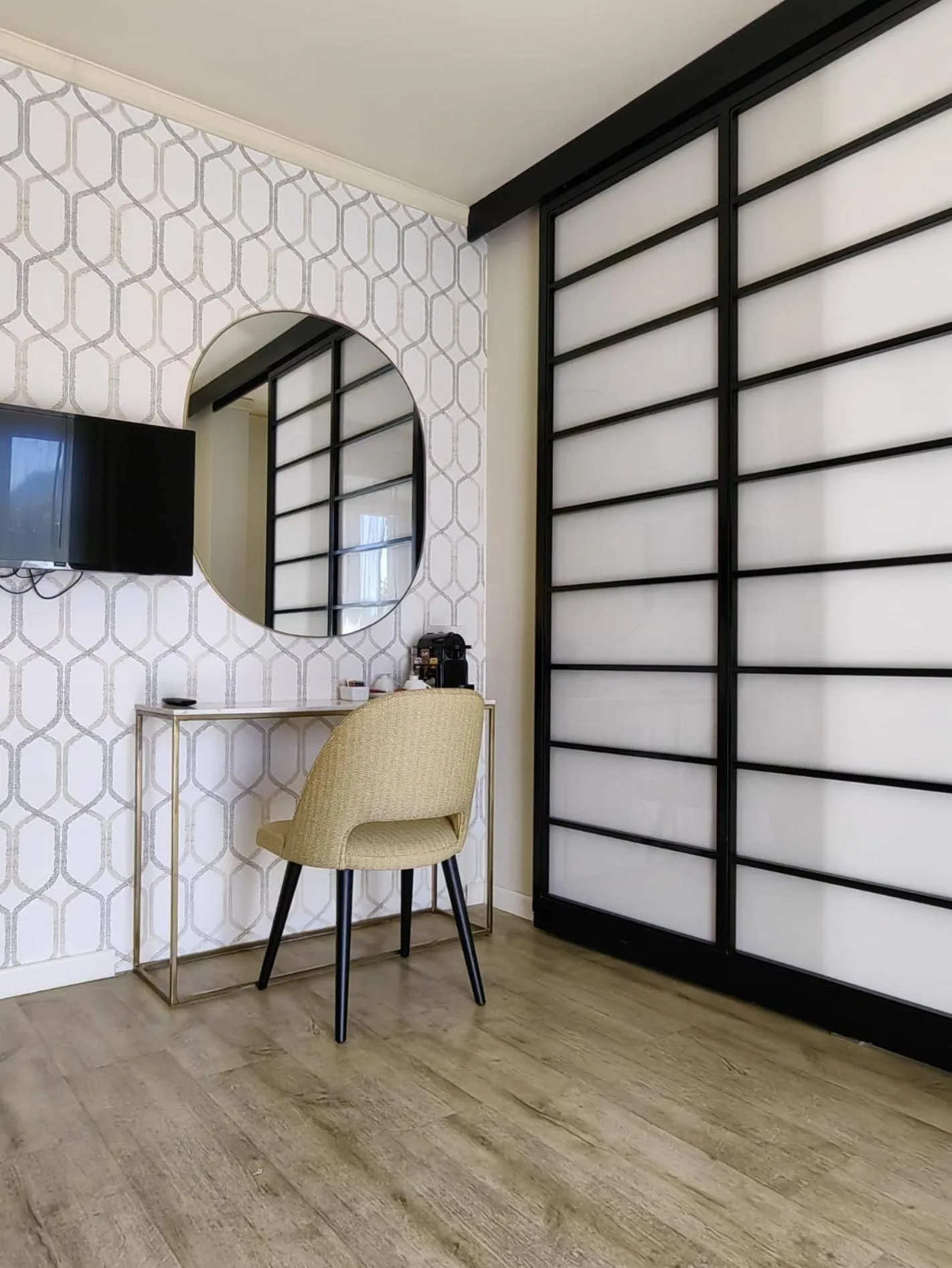 Communal lounge/ TV room in Hotel Ancora