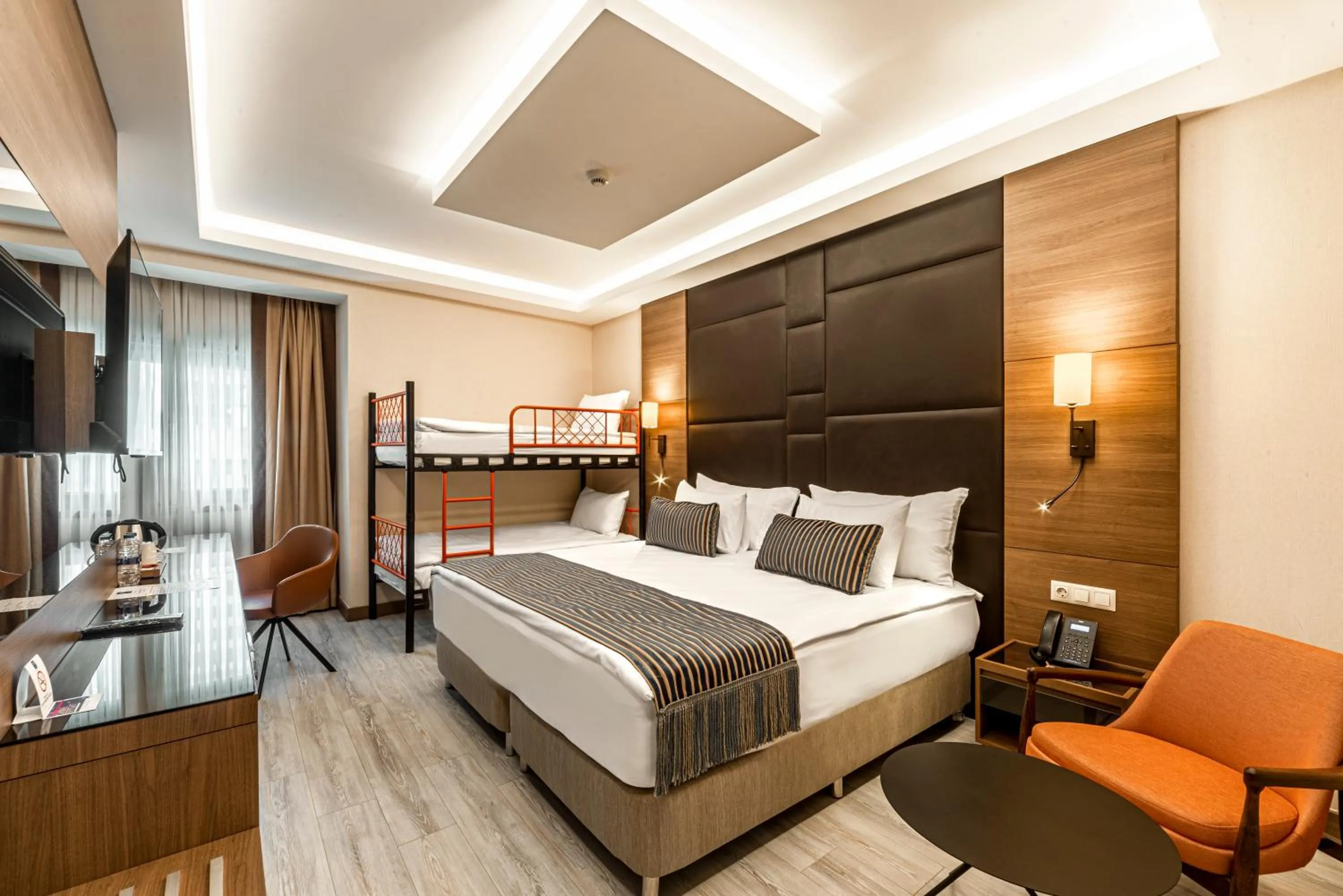 Photo of the whole room, Bed in TRYP By Wyndham Istanbul Sisli Hotel