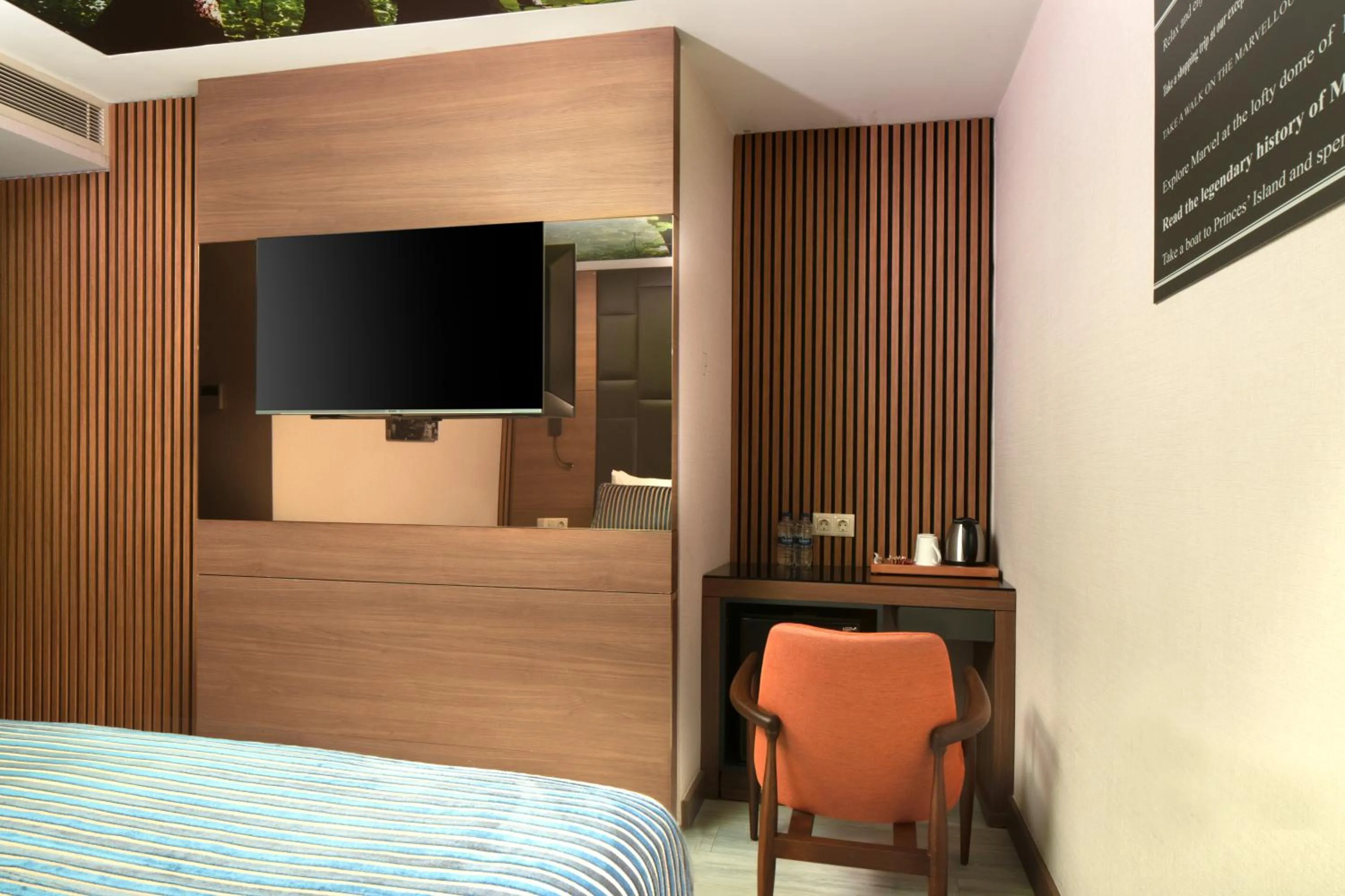 Photo of the whole room, Bed in TRYP By Wyndham Istanbul Sisli Hotel