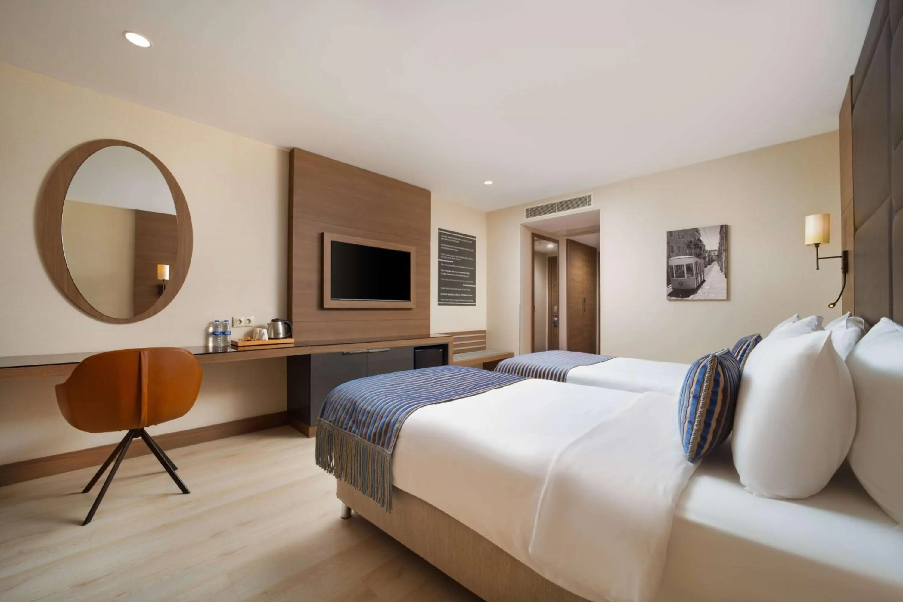 Photo of the whole room, Bed in TRYP By Wyndham Istanbul Sisli Hotel