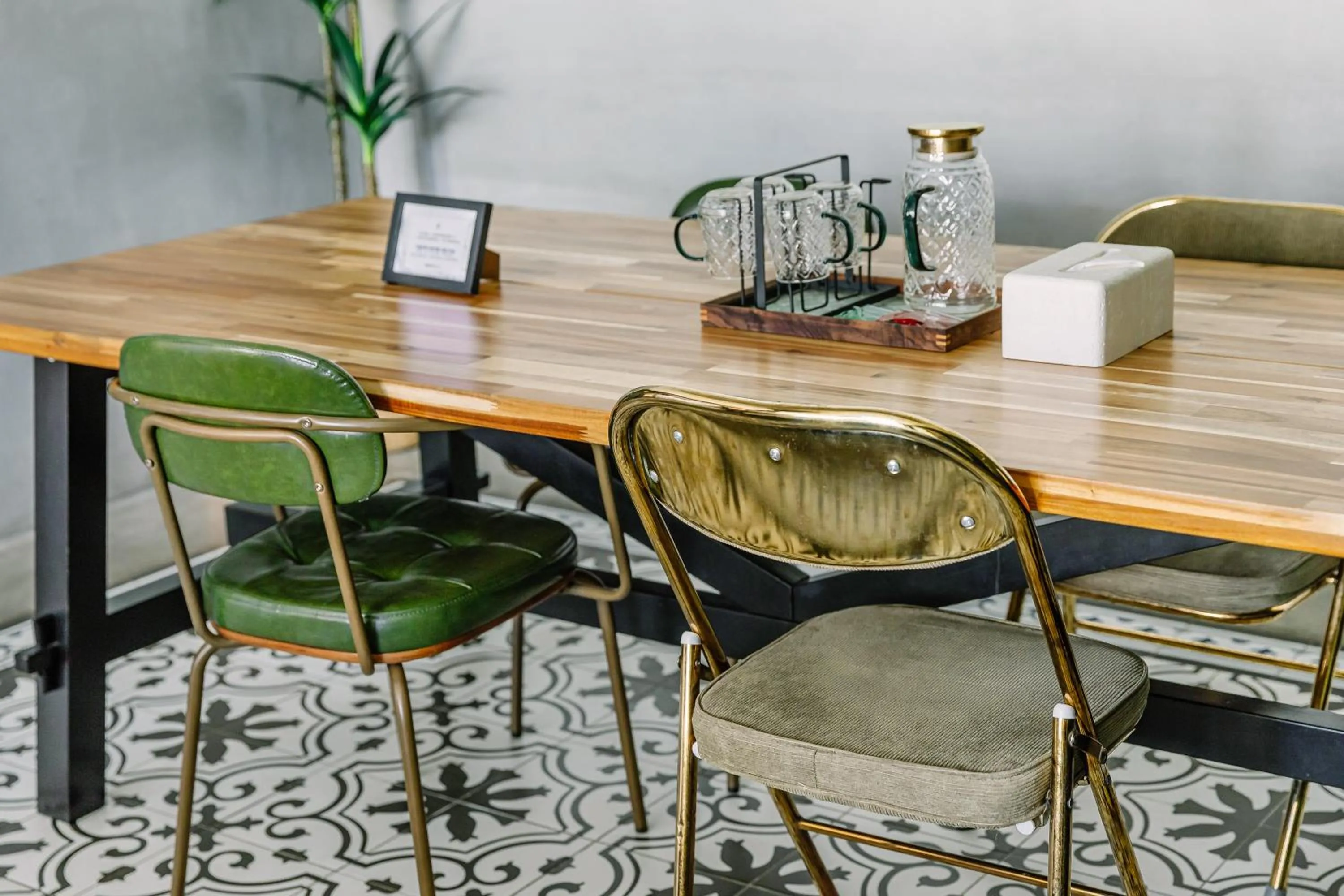 Photo of the whole room in Nan Nan