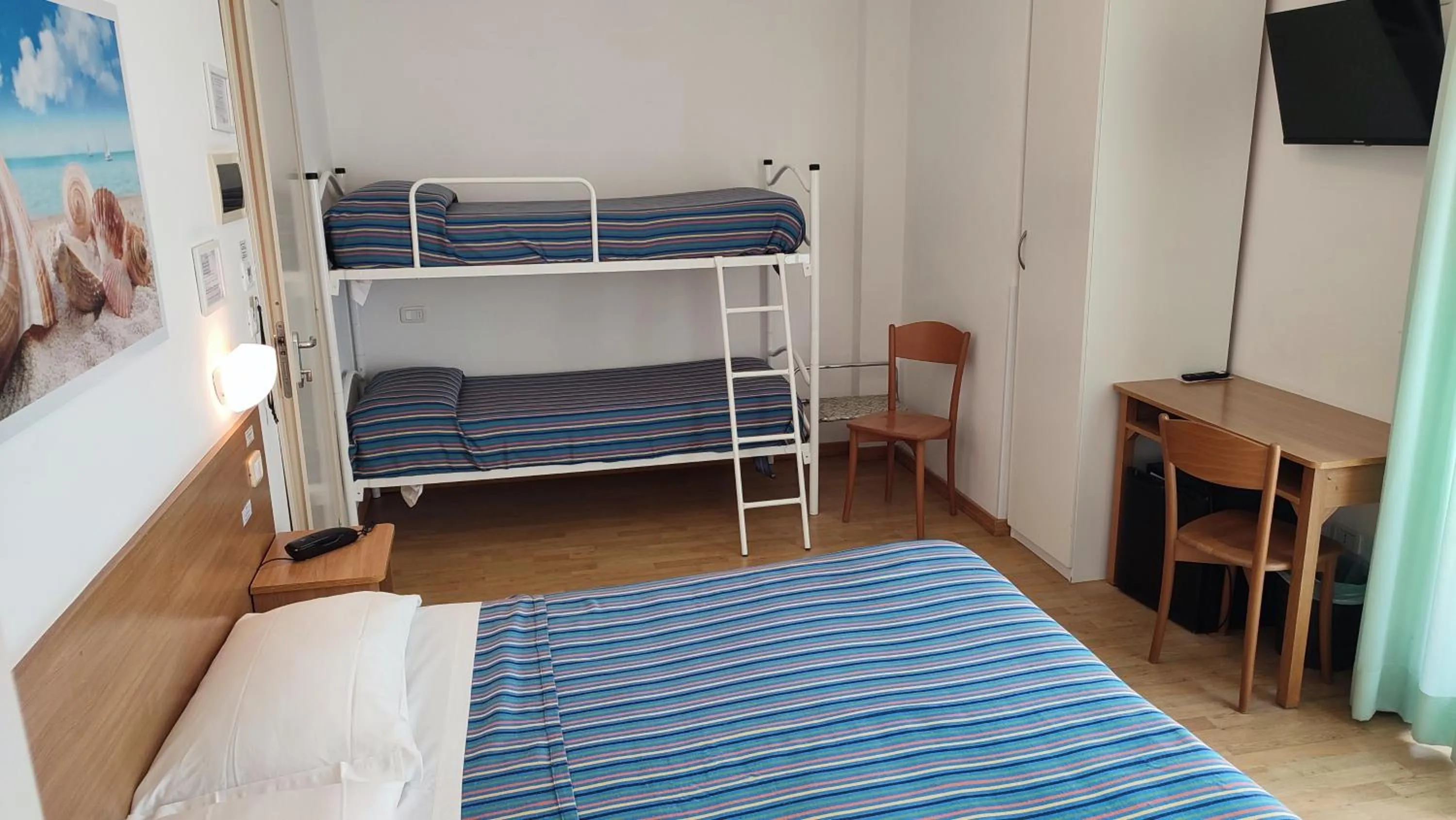 Bedroom, Bed in Hotel Mayor