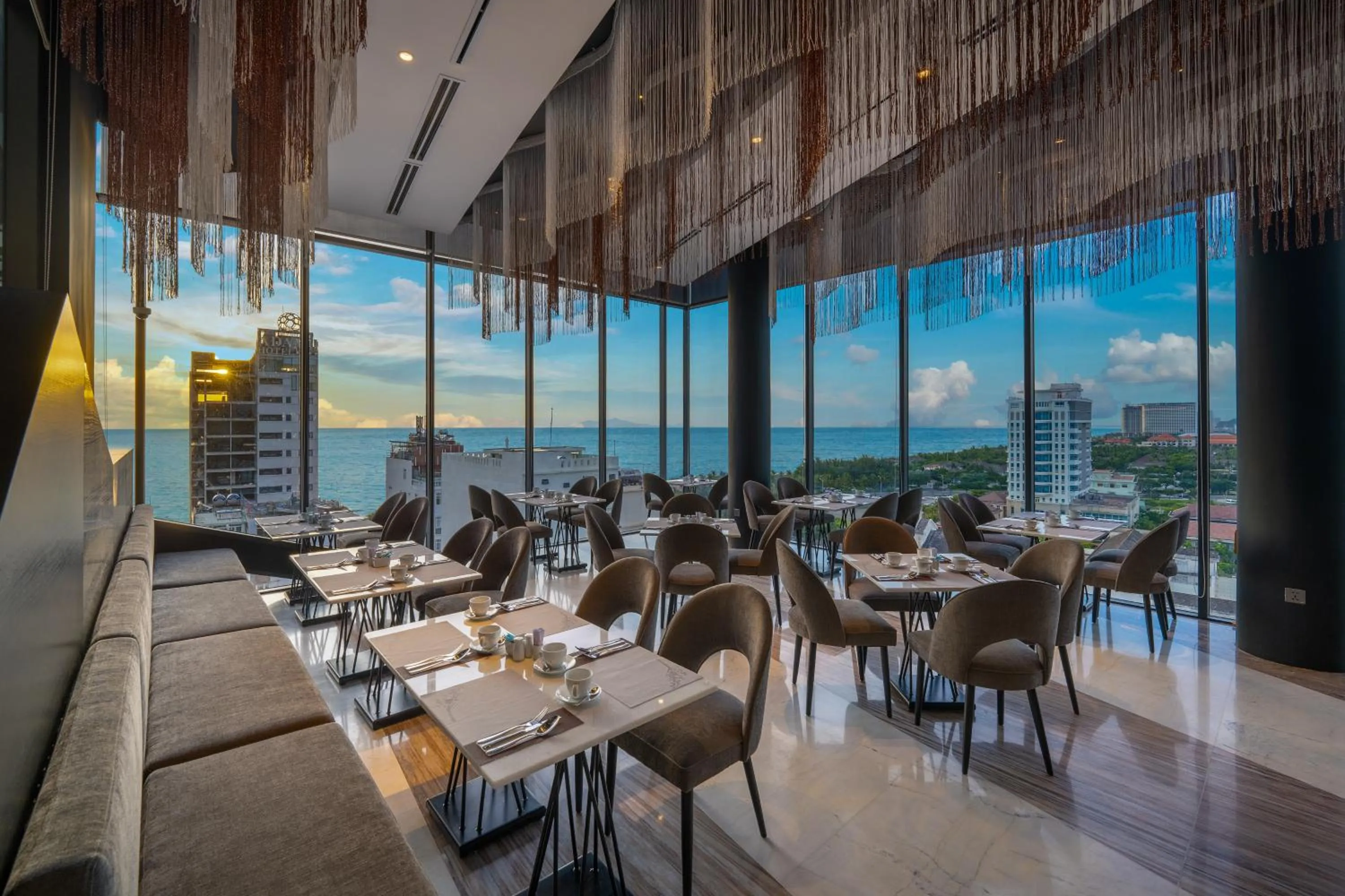 Restaurant/places to eat in Draco Hotel & Suites