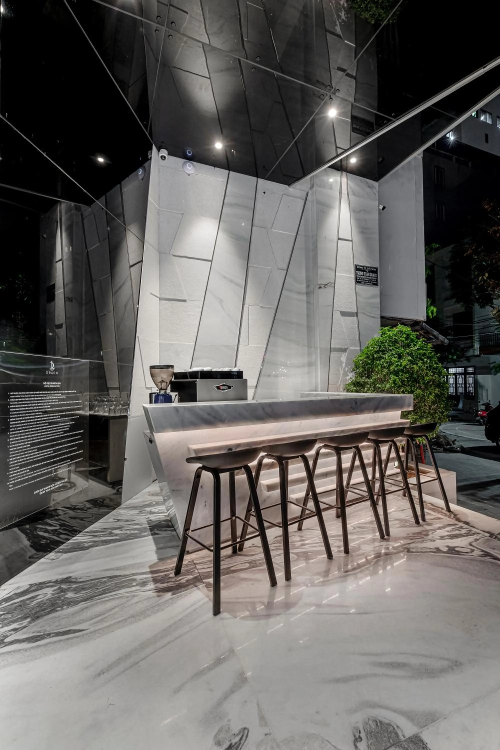 Lounge or bar in Draco Hotel & Suites