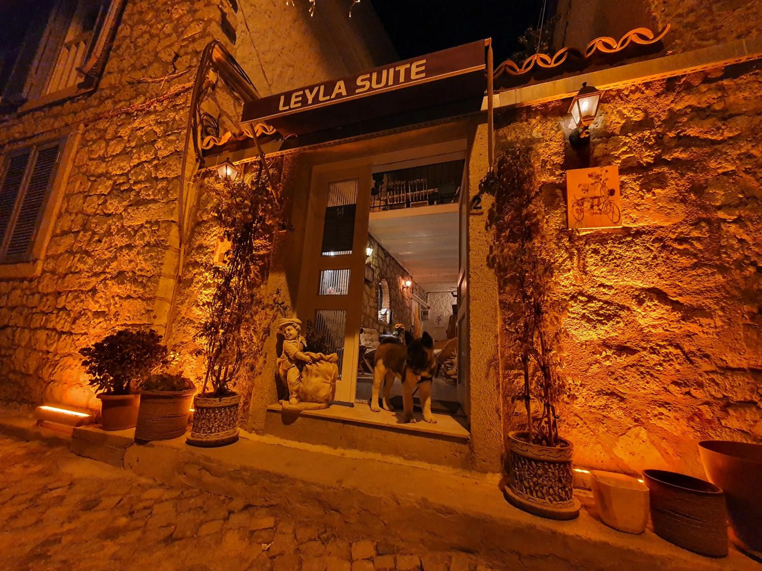 Facade/entrance in Leyla Suite