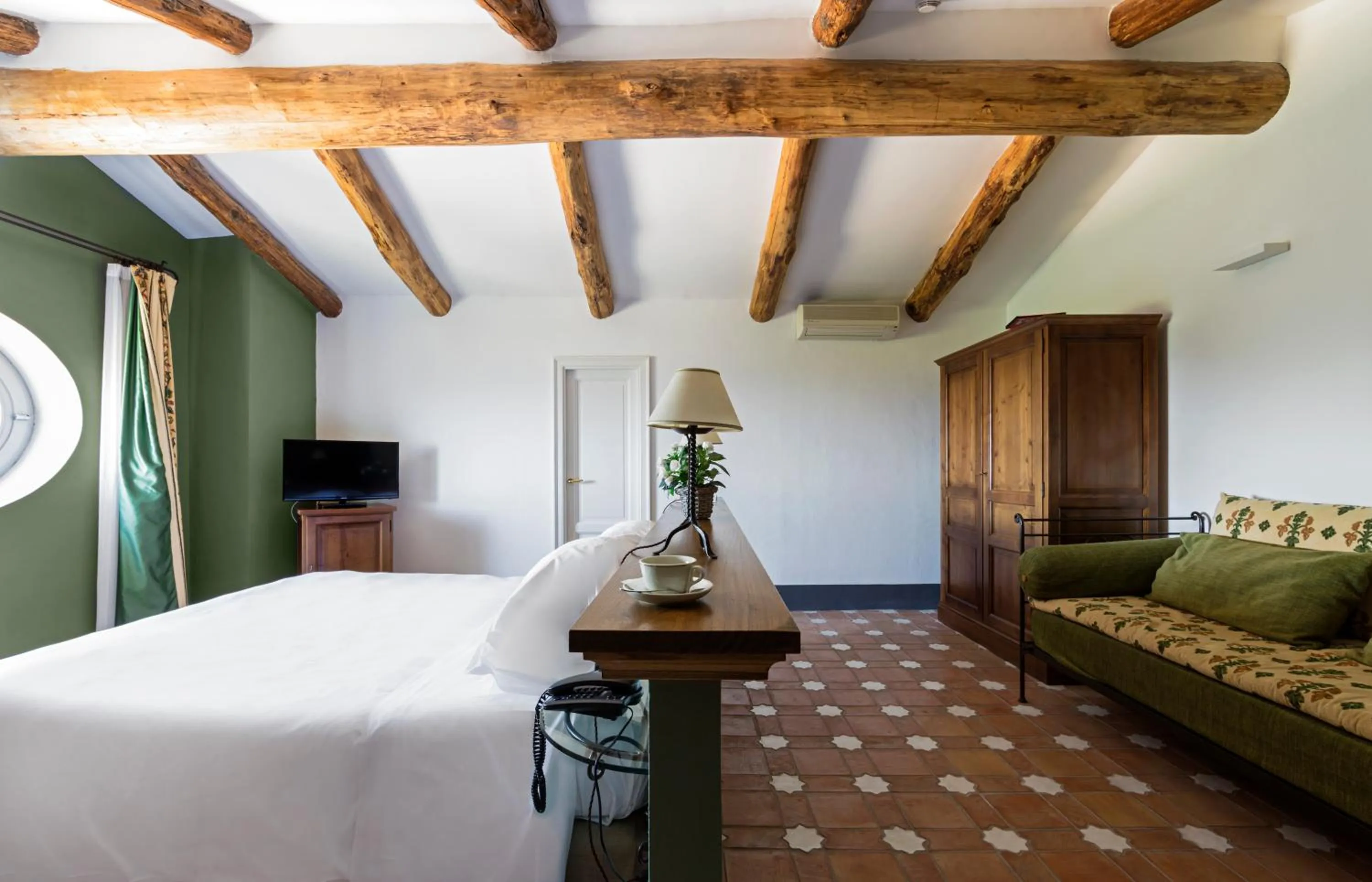 Photo of the whole room, Bed in Relais Regina Giovanna