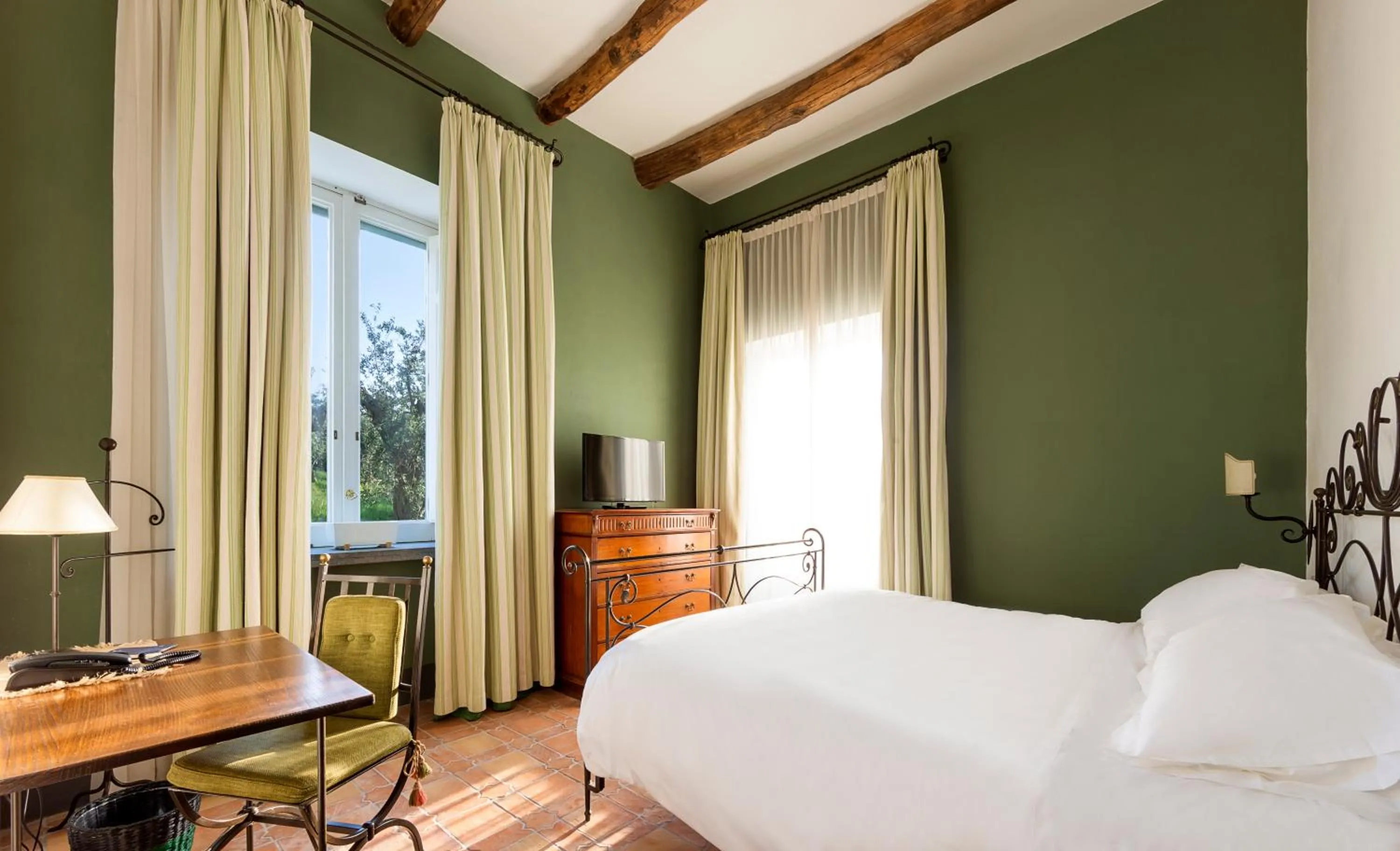 Photo of the whole room, Bed in Relais Regina Giovanna