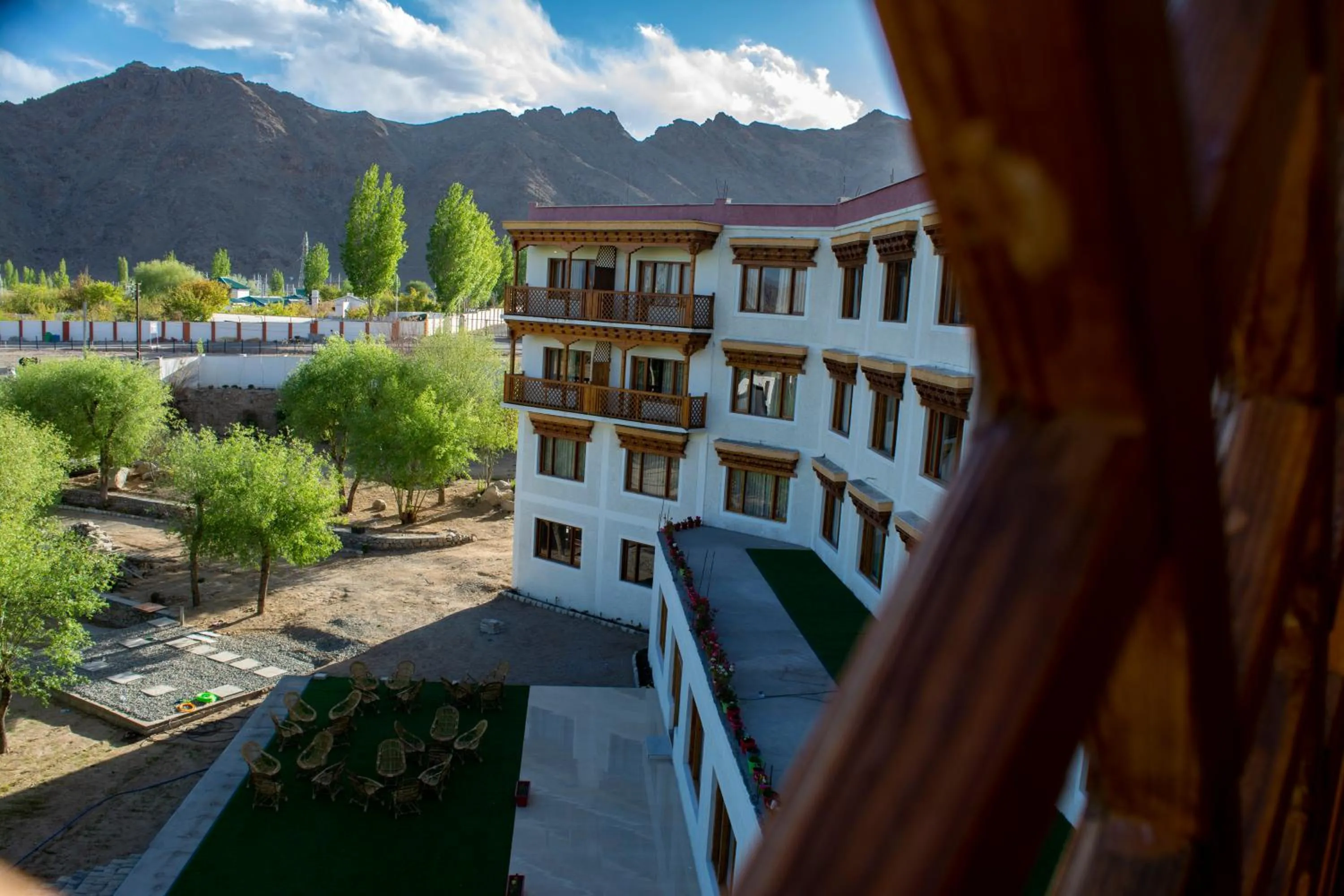 Spring in Hotel Deskitsal