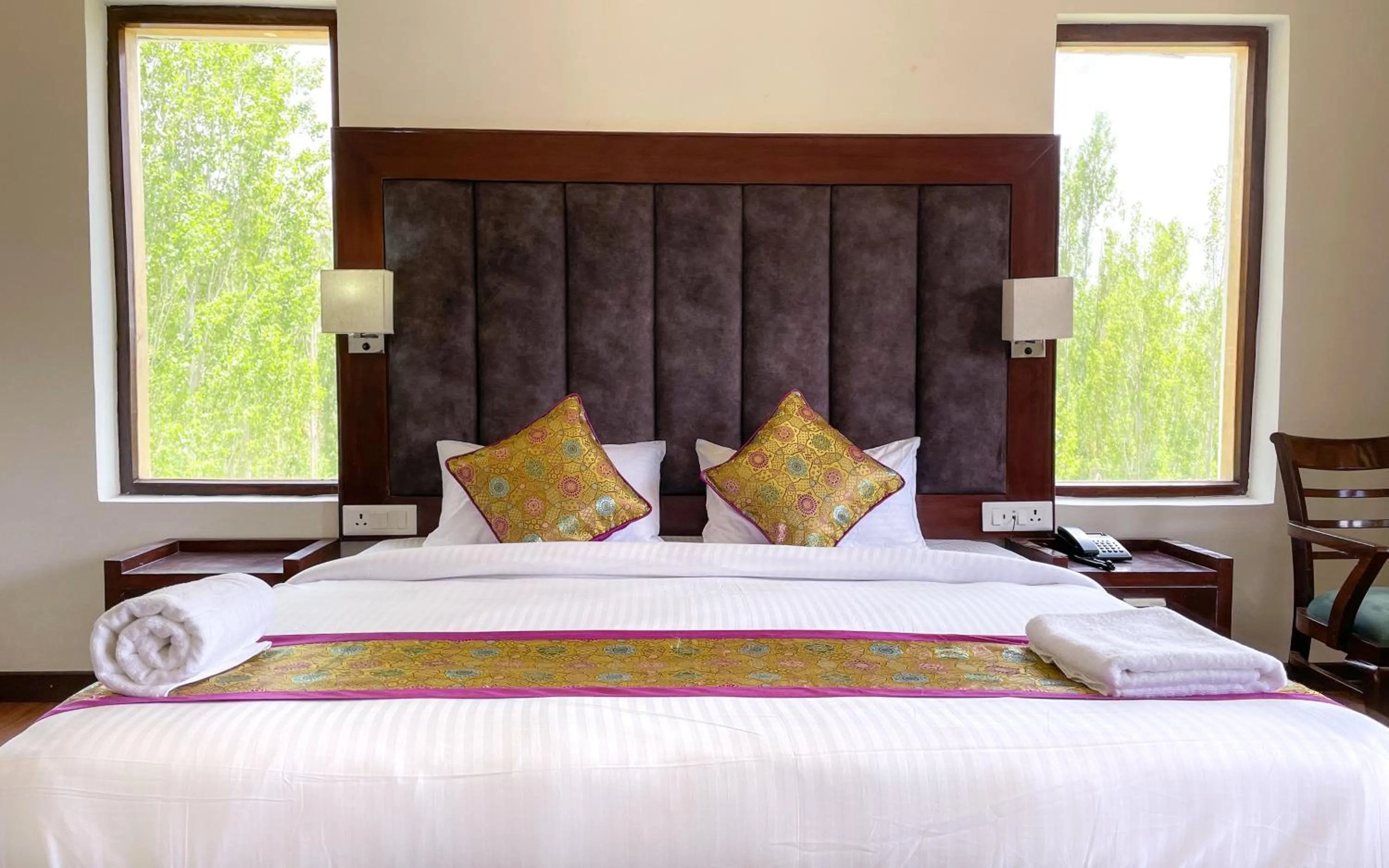 Bed in Hotel Deskitsal